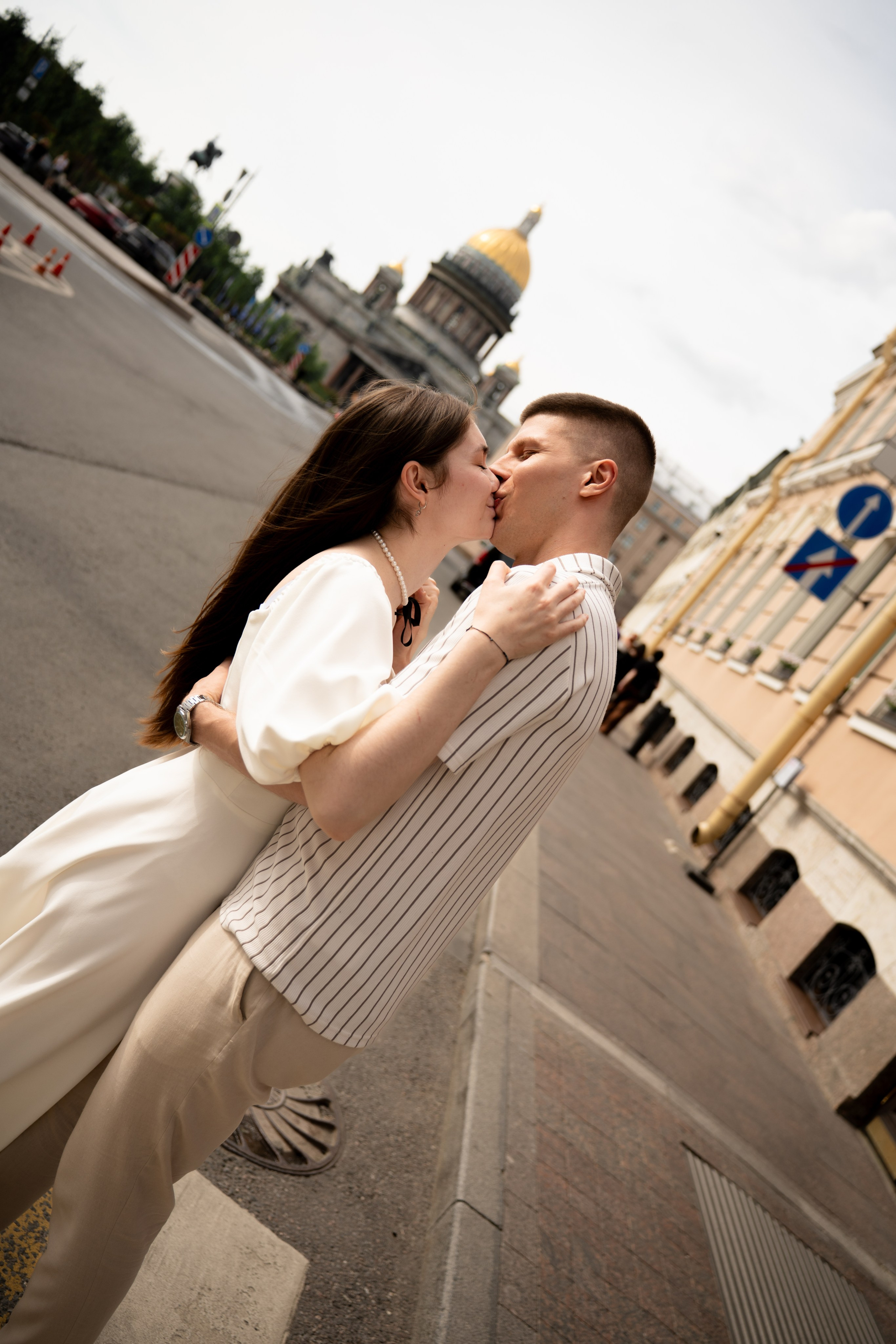 Иван и Алена Прогулочная фотосессия. Свадебный фотограф
