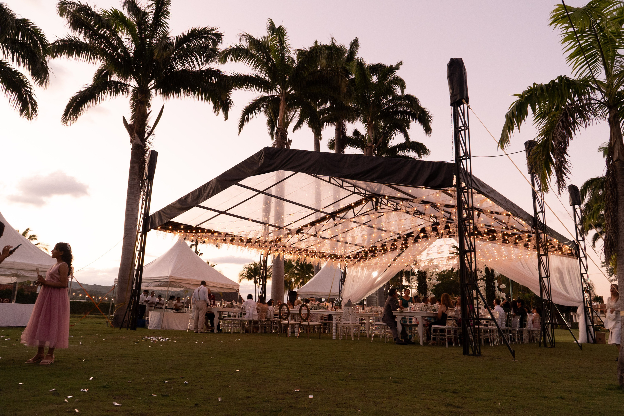 Carola & Gerson. Wedding Photographer in Barcelona and Medellin