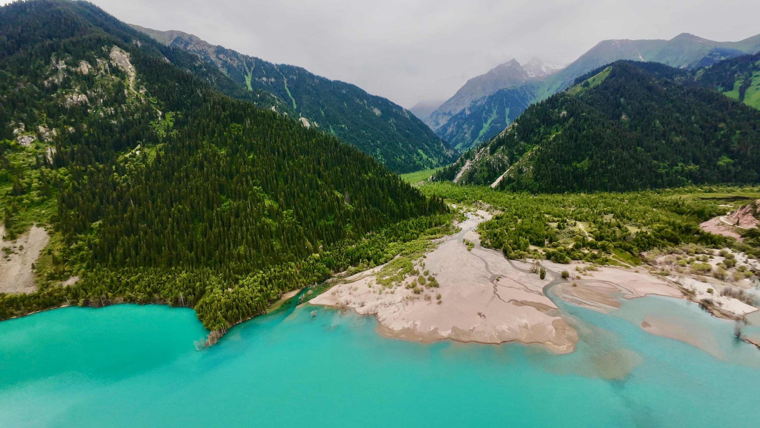 Плато Ассы, озеро Иссык и водопад: комфорт-маршрут, джипы, мини-группа. Экскурсии и туры по Алматы