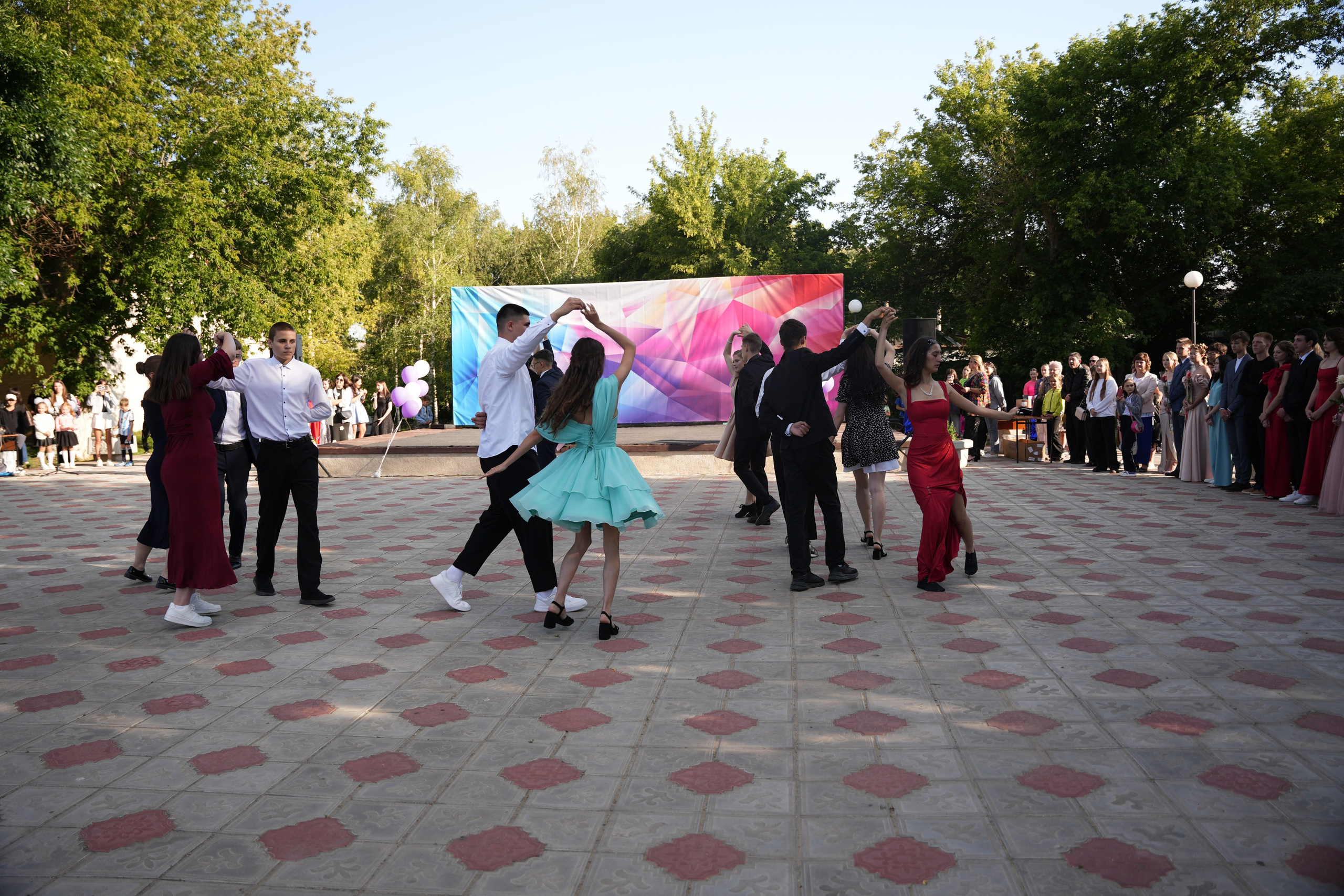Выпускной в парке. Ольга Плаксина фотограф в Саратове