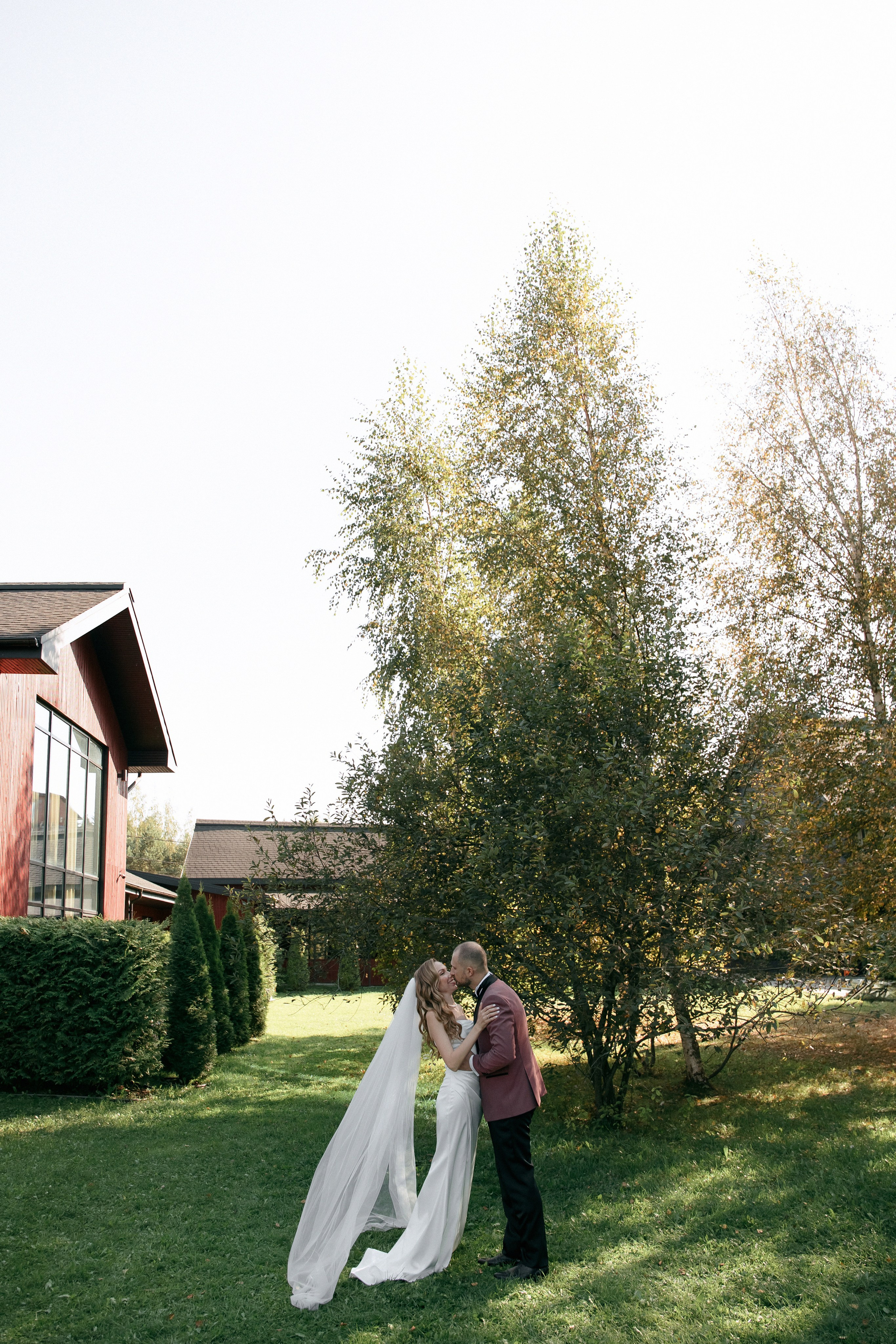 Золотая осень Андрея и Дарьи в Art Village Club. Свадебный фотограф Москва