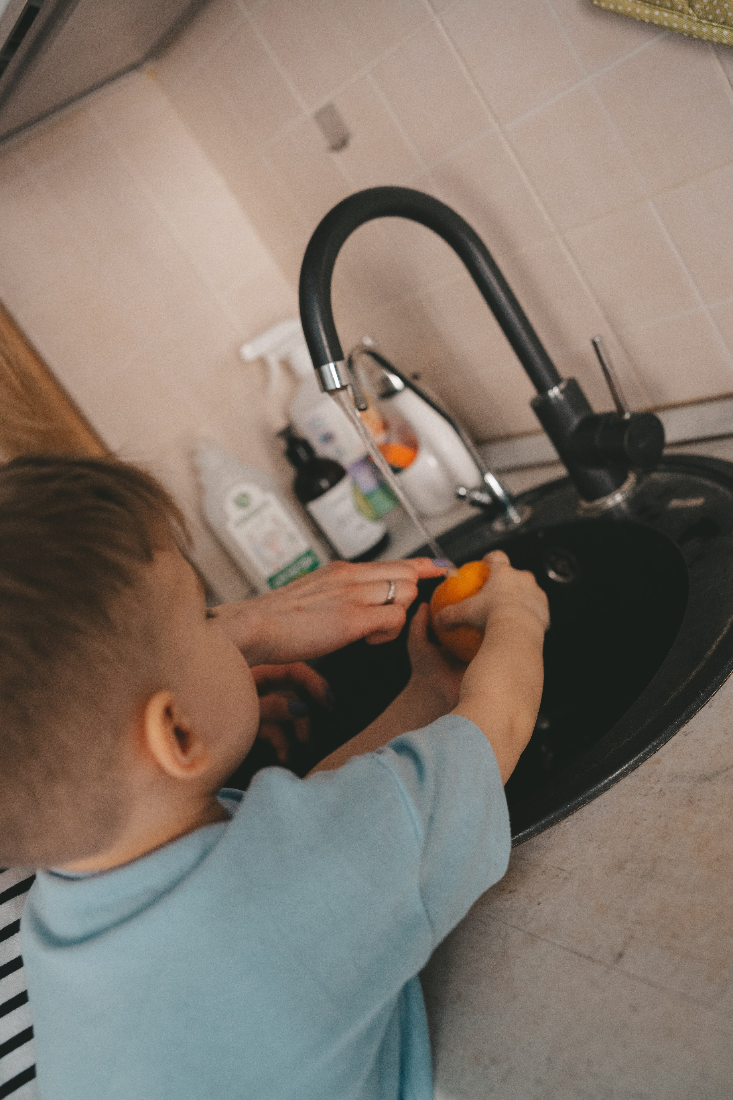 Домашняя семейная съемка: мама и сын. Фотограф Екатерина Канчалаба