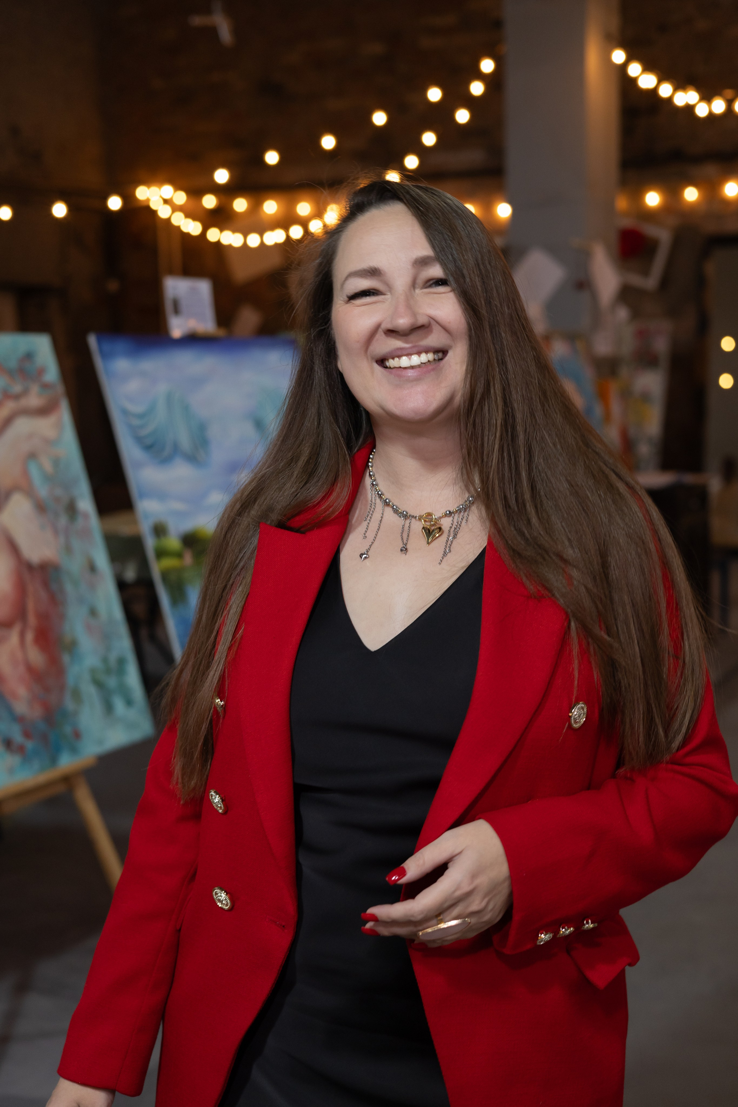 Выставка «АНГЕЛЫ МИРА». Фотограф Красноярск съемки лавстори, фотосессия в студии, портретная съемка, творческие фотосессии