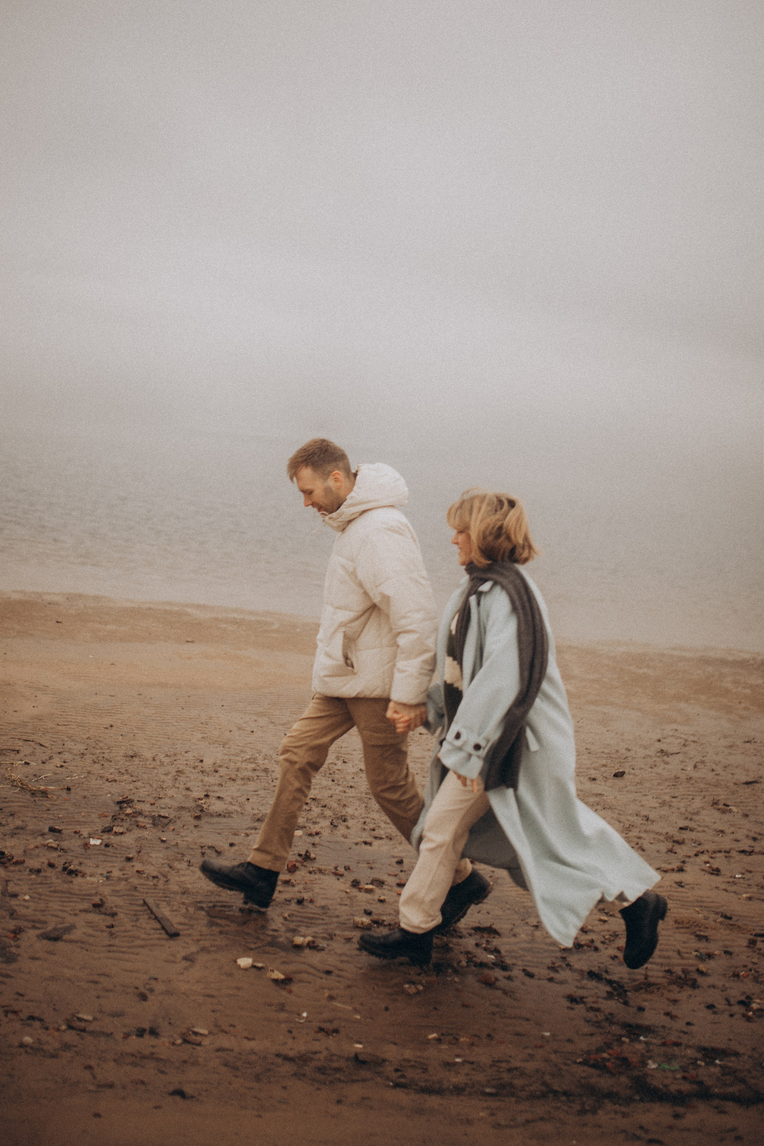 Осенний пляж. Свадебный фотограф Казань