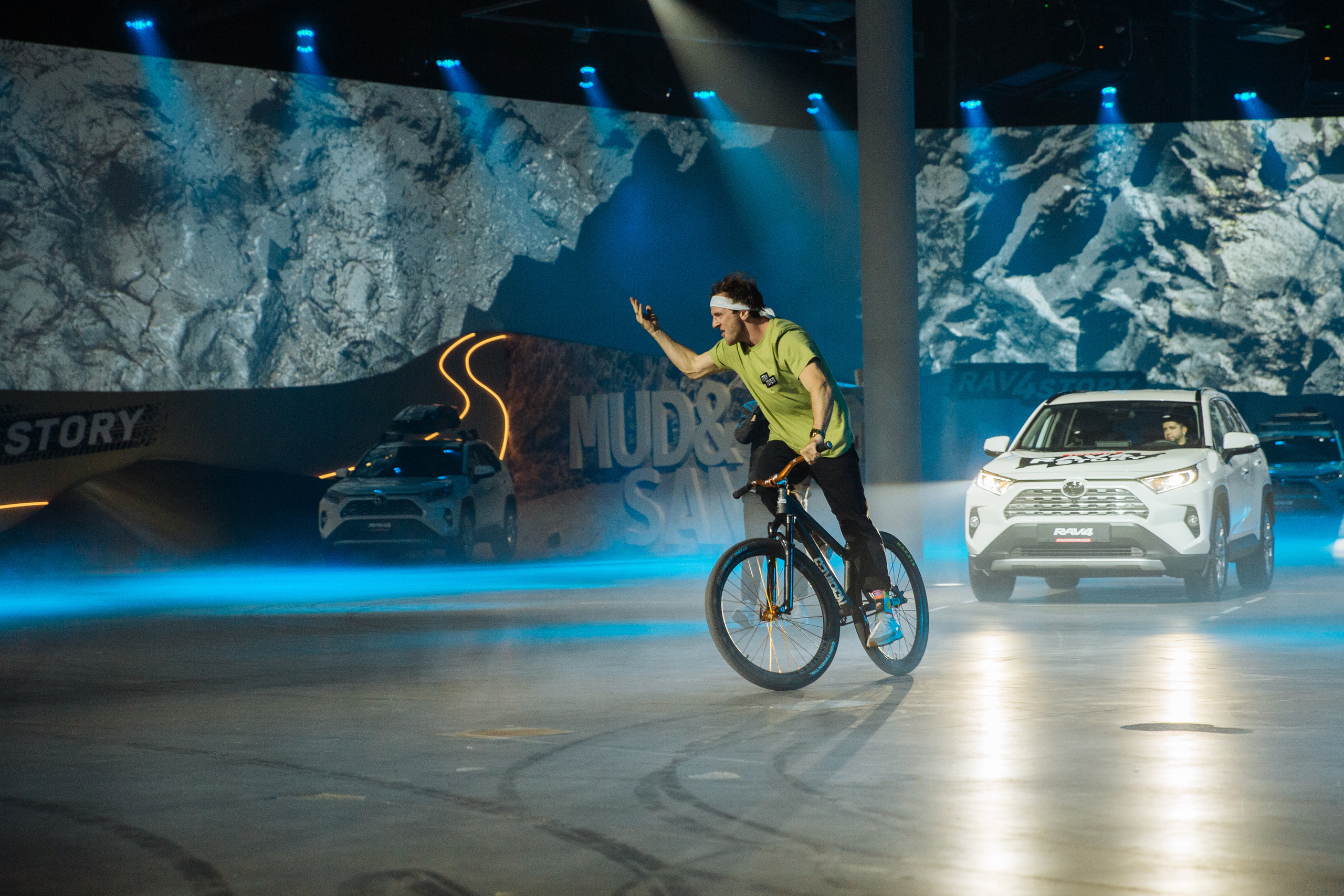 TOYOTA RAV 4. Портфолио свадебного фотографа. Роман Каргаполов