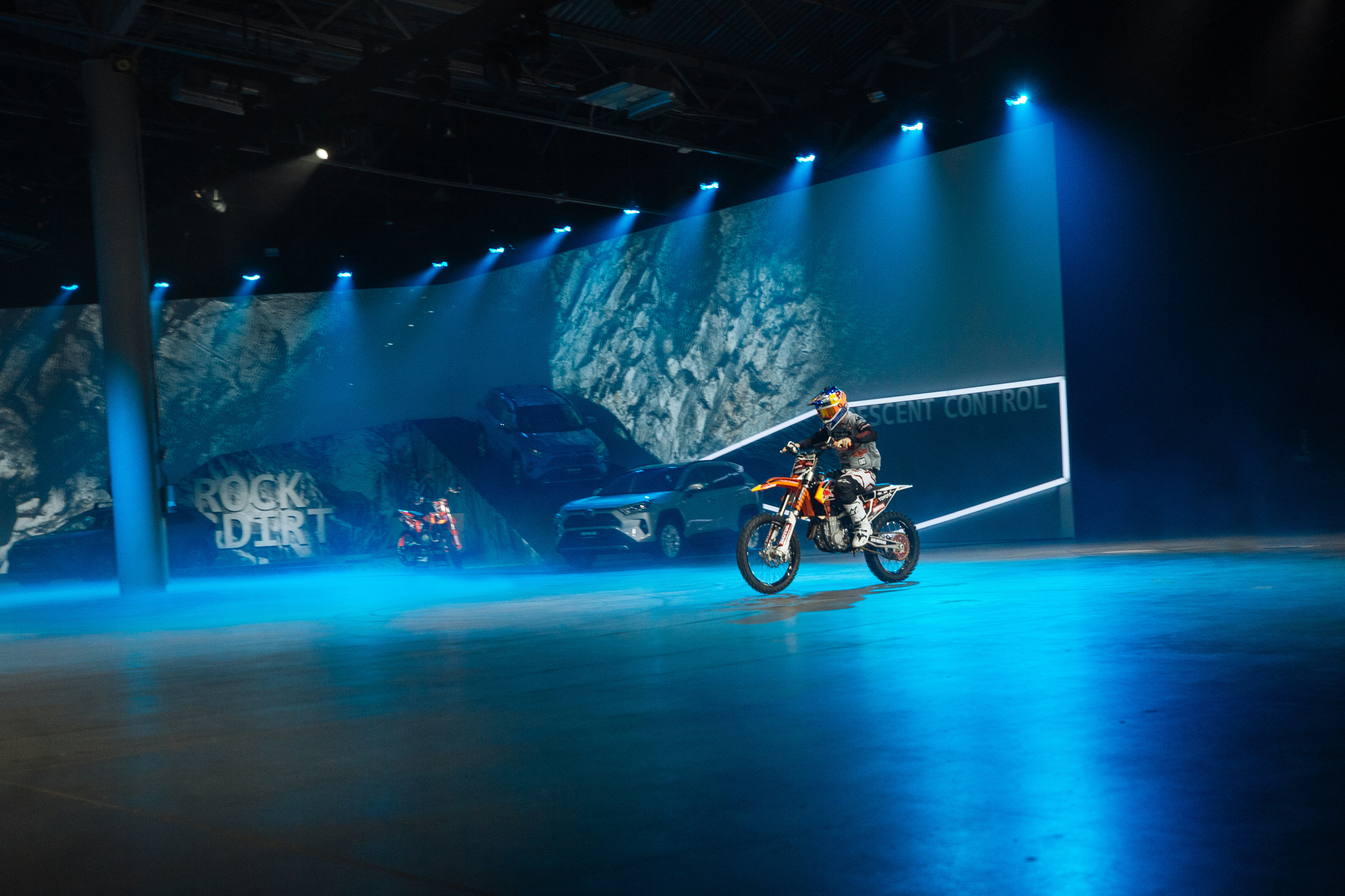 TOYOTA RAV 4. Портфолио свадебного фотографа. Роман Каргаполов