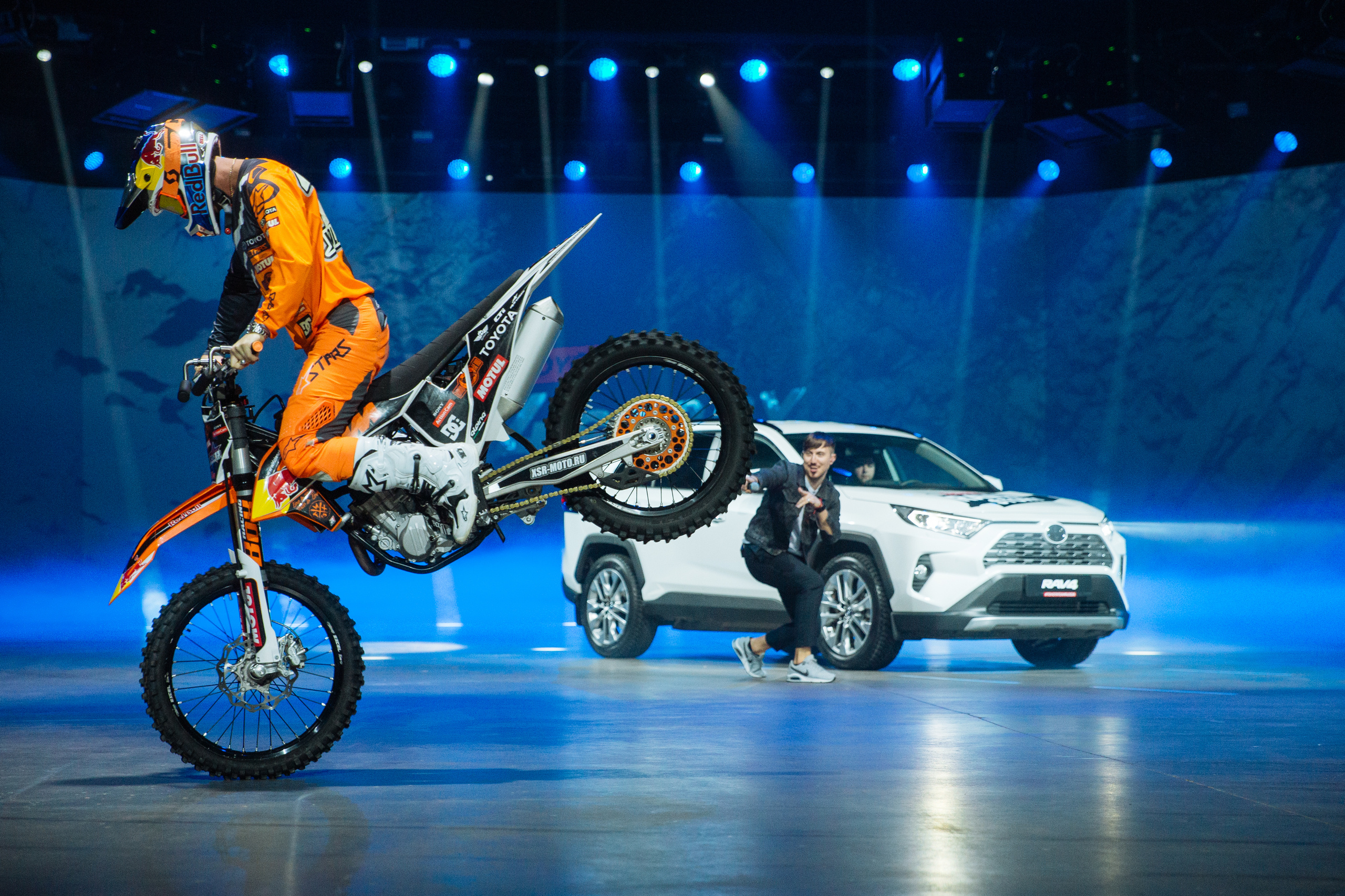 TOYOTA RAV 4. Портфолио свадебного фотографа. Роман Каргаполов