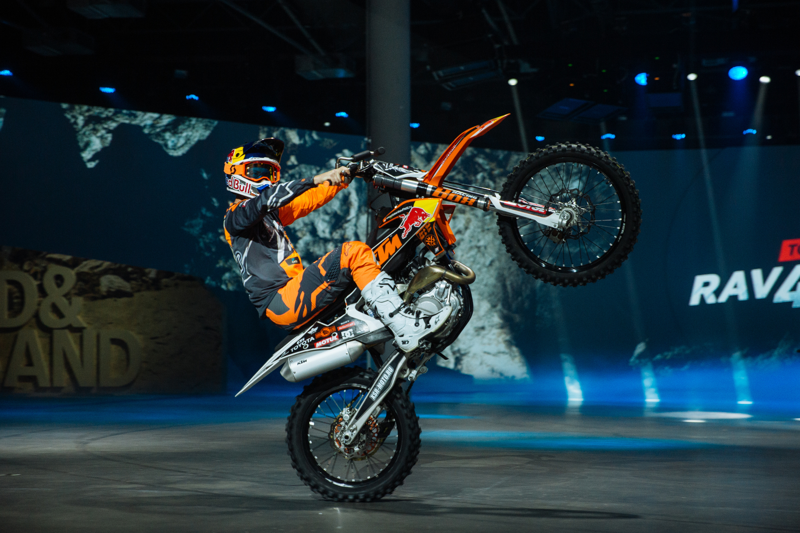 TOYOTA RAV 4. Портфолио свадебного фотографа. Роман Каргаполов