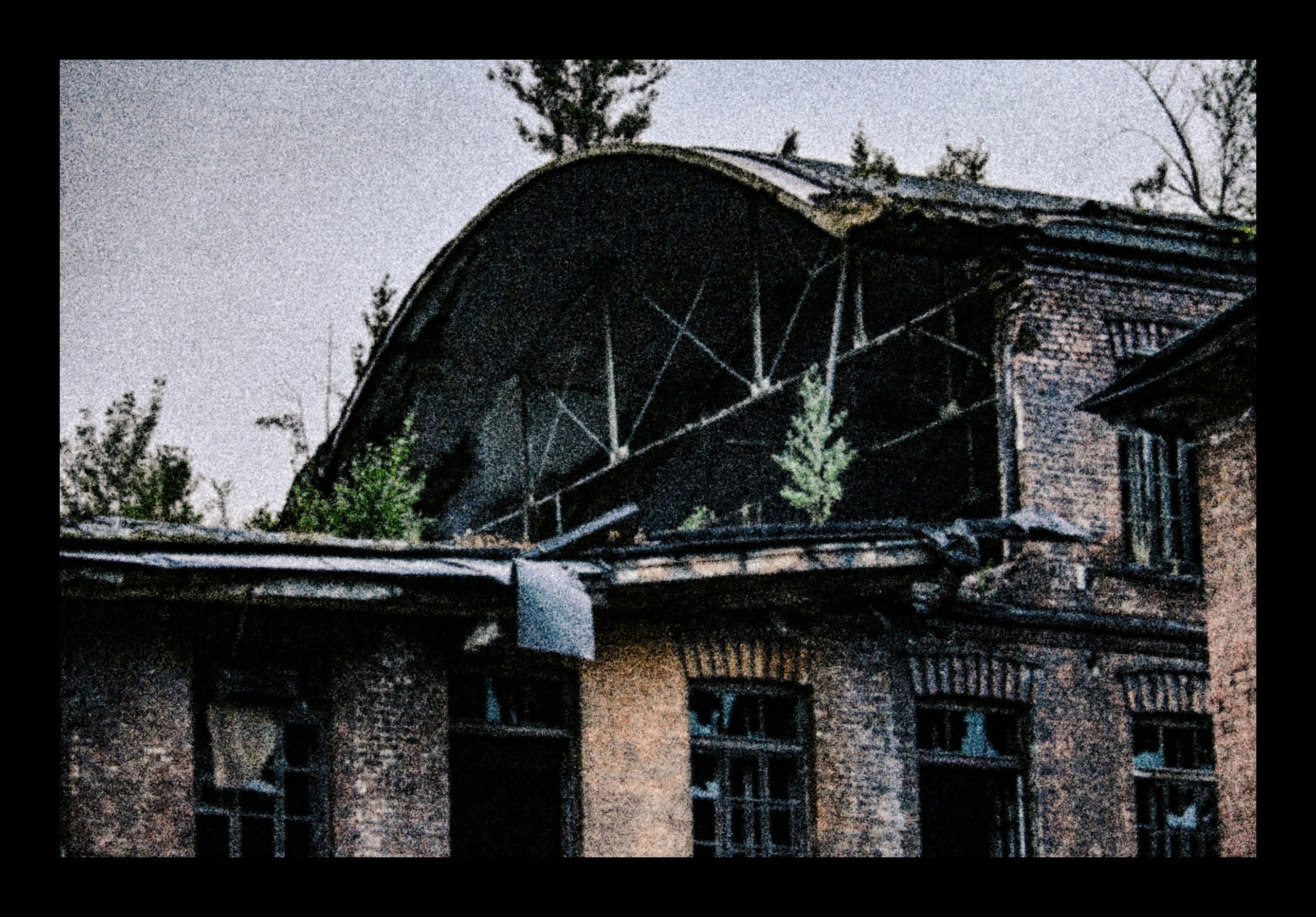 Заброшка (серия). Мистические фотосессии в Санкт-Петербурге от мистика Ильи Шенгелия
