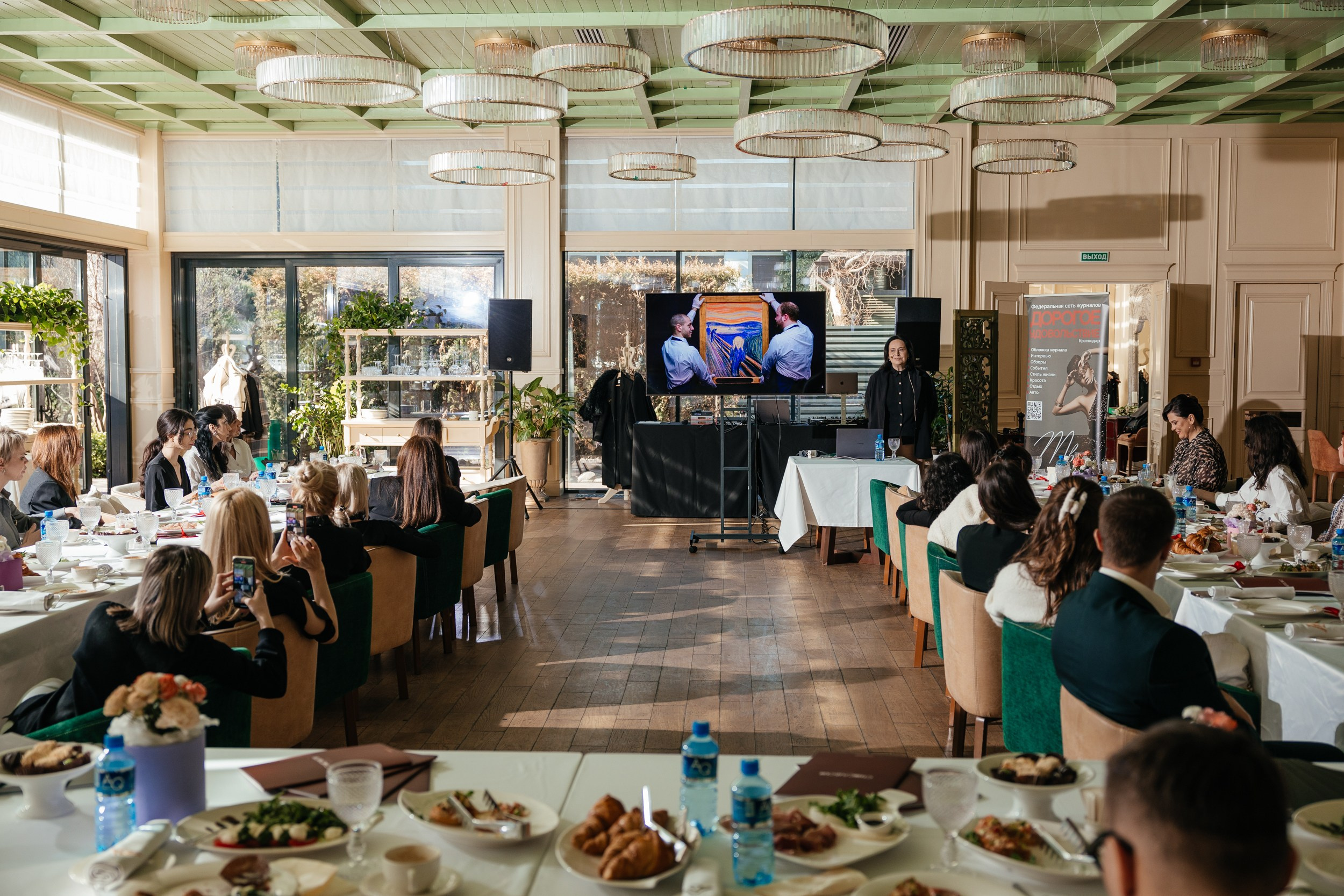 «Завтрак с Дорогим». Разговор об искусстве с Мариной Тевзадзе. Репортажный и свадебный фотограф в Краснодаре Владислав Рыжов