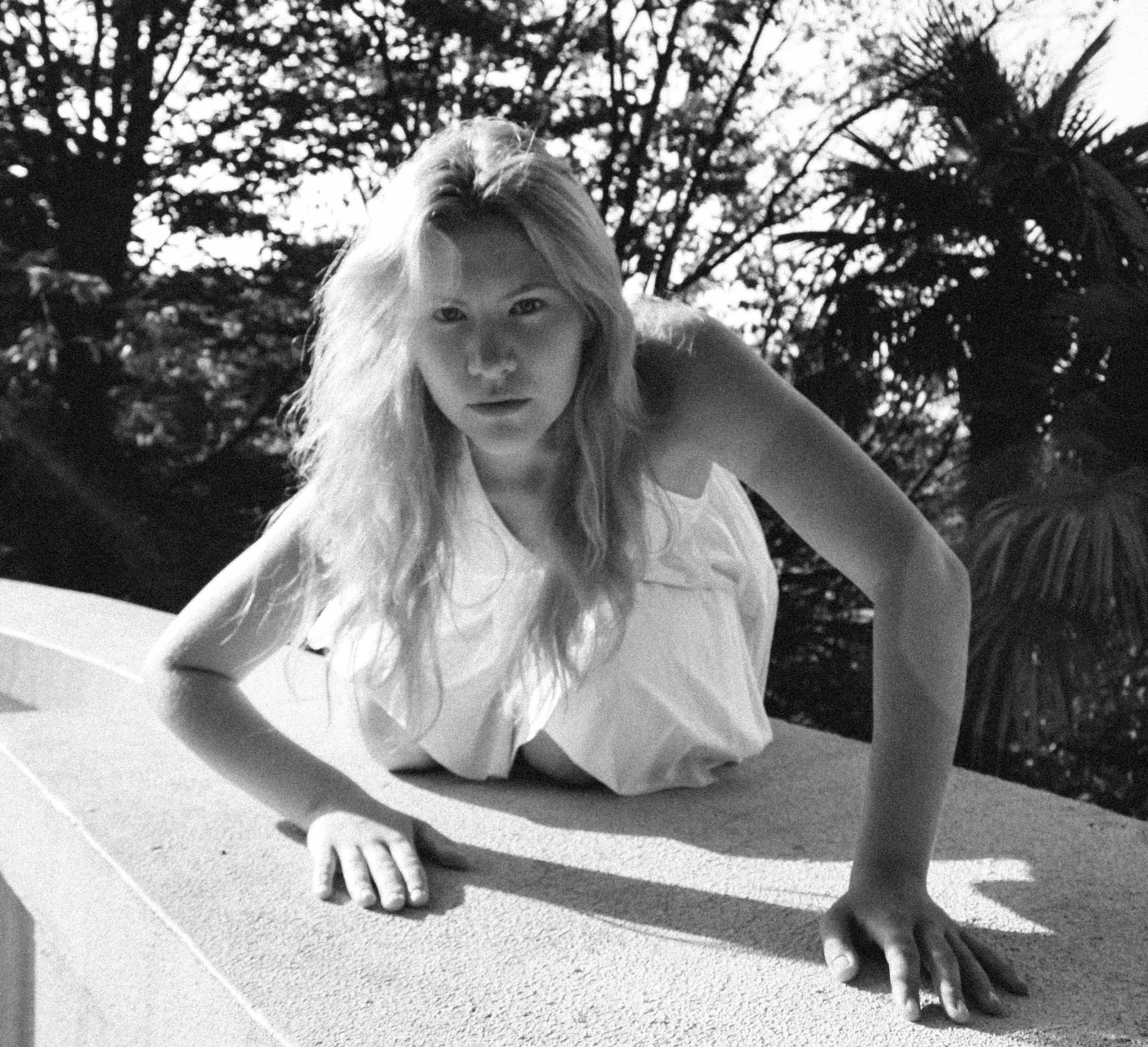 NATURE. Портретный и ню фотограф в Москве Александра Мишура