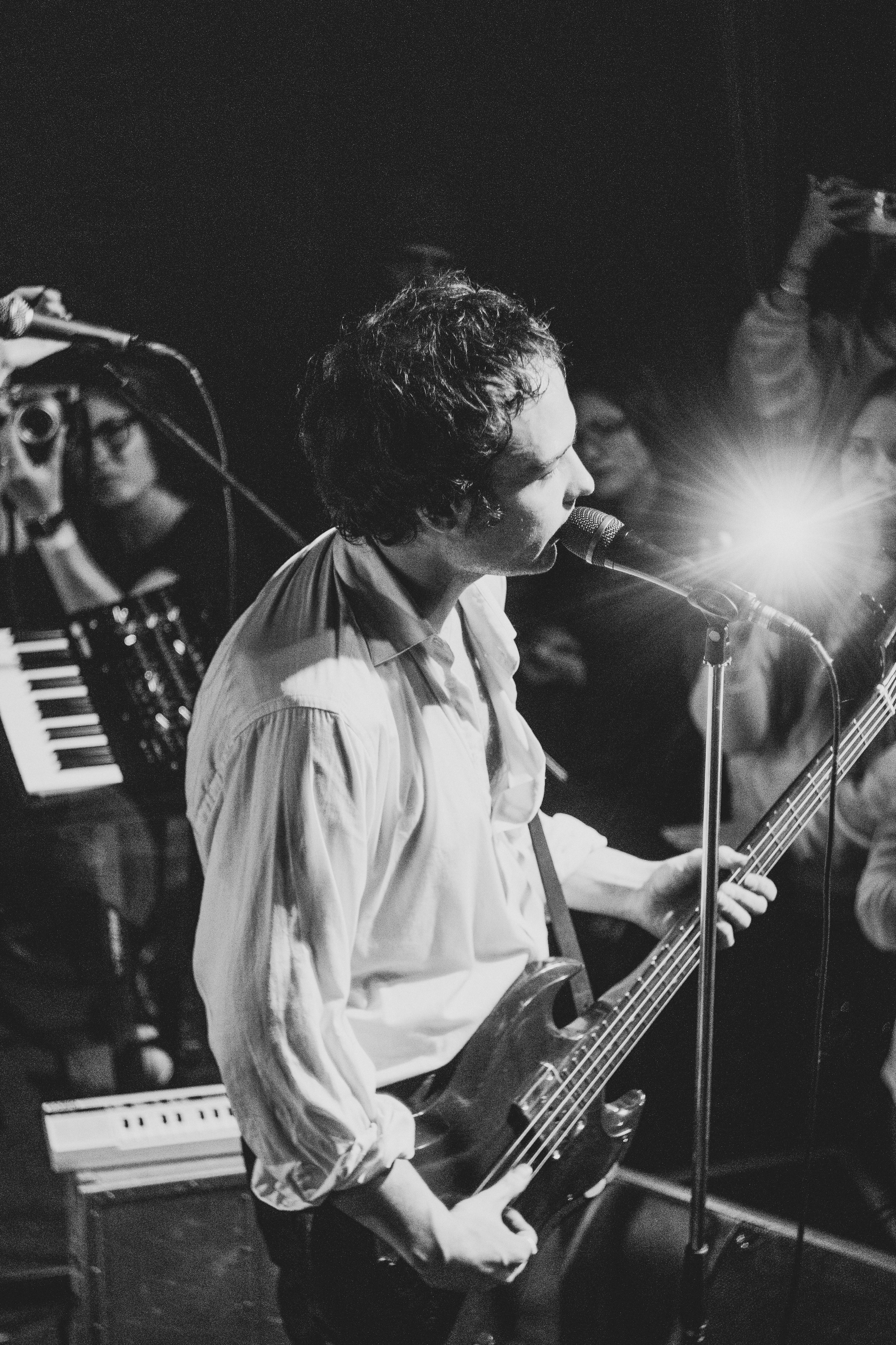 Диктофон. Фотограф для музыкантов, фотограф на концерт, концертный фотограф, съемка концерта, бэкстейдж фотограф