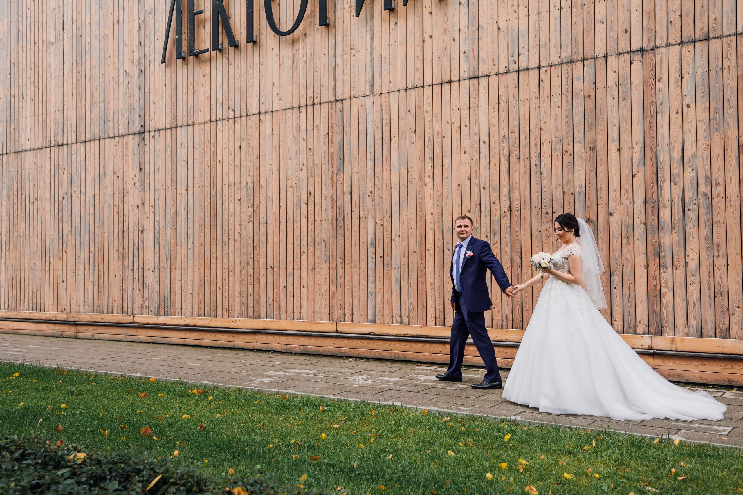 Лиля и Коля. ВДНХ. Свадебный и семейный фотограф в Москве Евгения Лисина