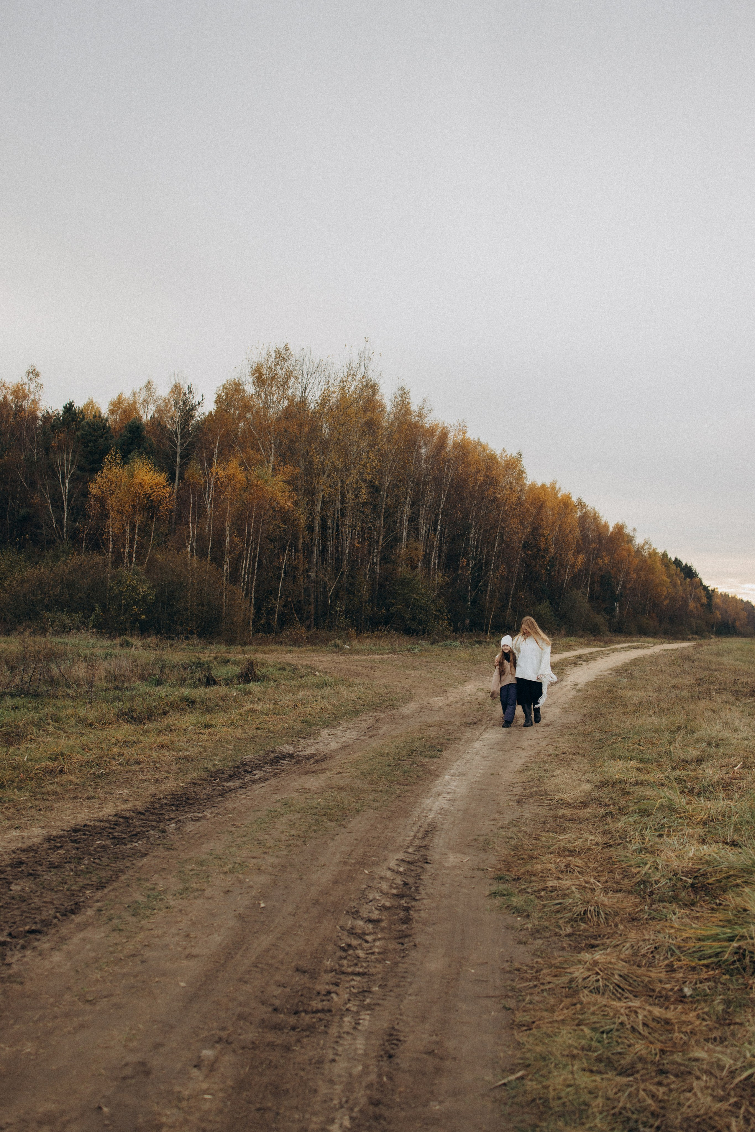 Оля, Ксюша и кукуруза. Фотограф Елена Рябцева