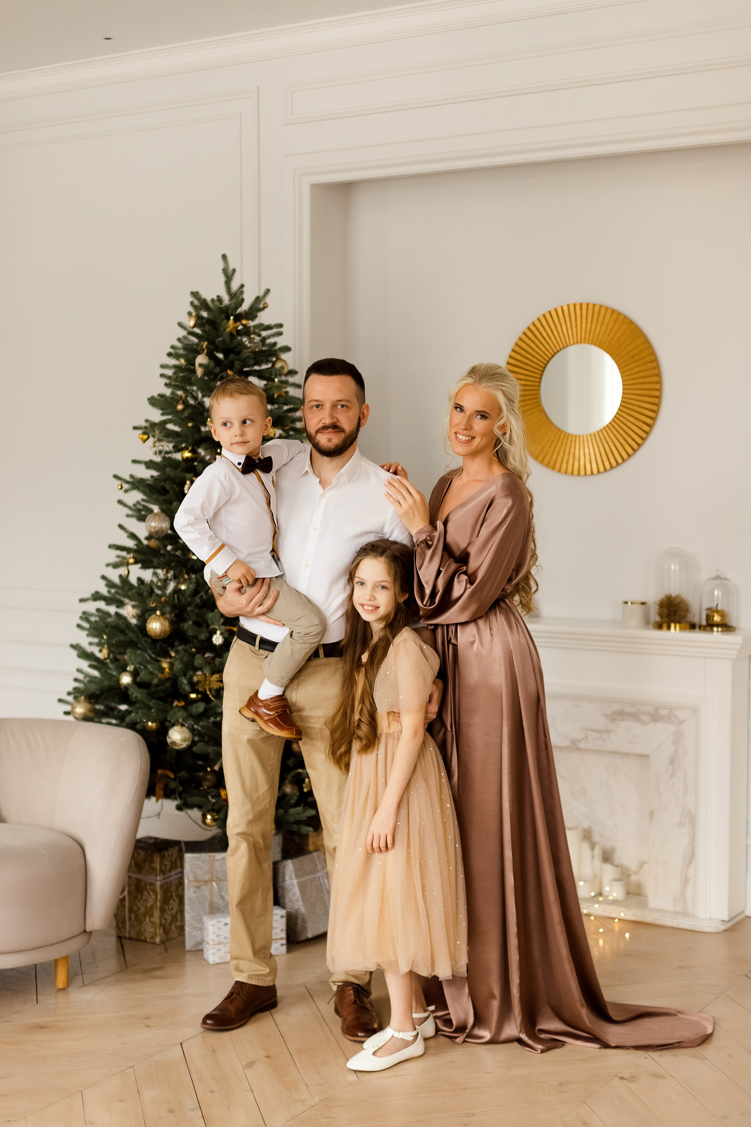 Новогодняя семейная съемка в Villa Nina. Семейный фотограф в Екатеринбурге Маргарита Курносова