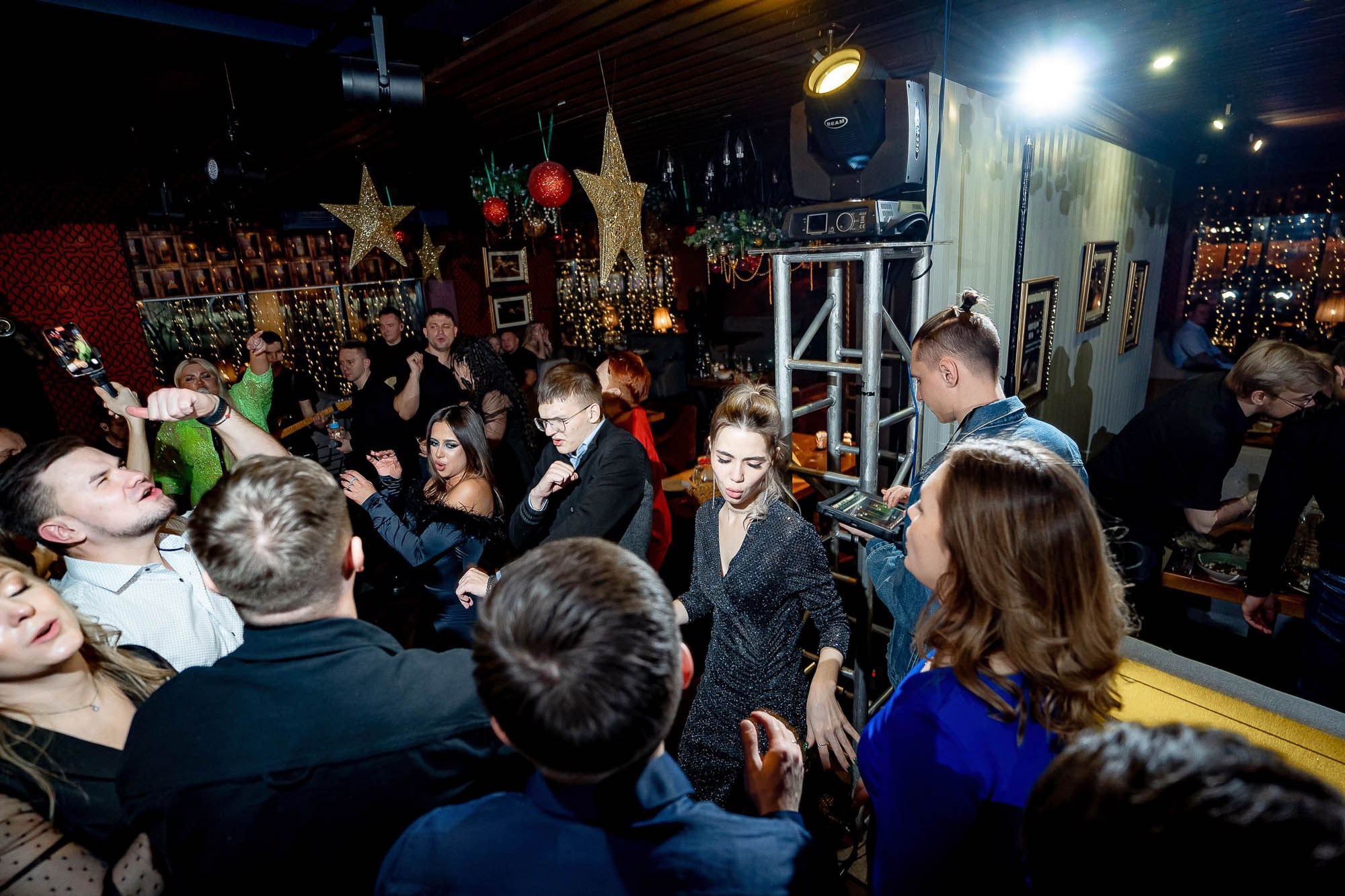 Новый год 2024 в Peoples. Сергей Кошкин. Репортажная и ивент-фотография в Сургуте