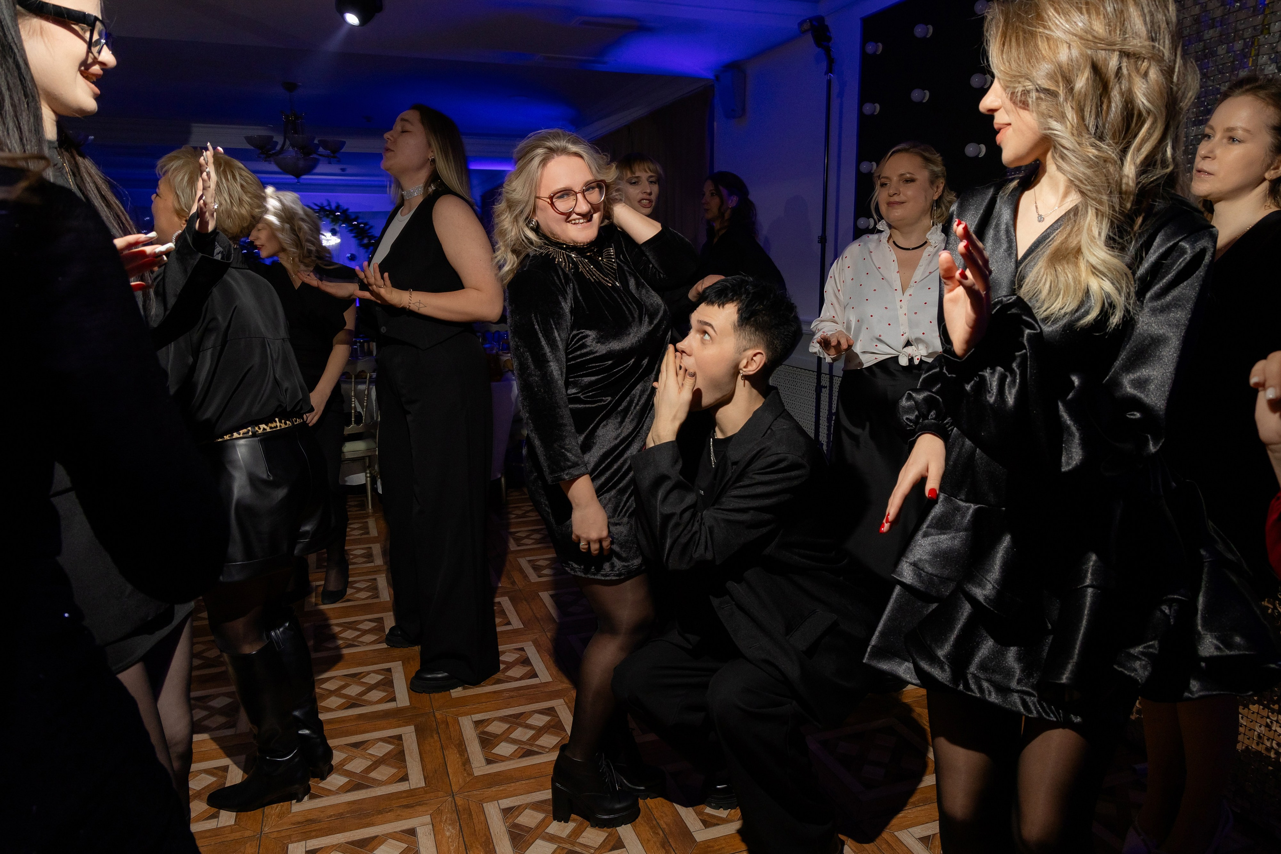 Корпоративная фотосъемка для кафе GARAGE | Новый год 2025 | Минск. Свадебный фотограф в Минске/Беларуси Сергей Спиридонов