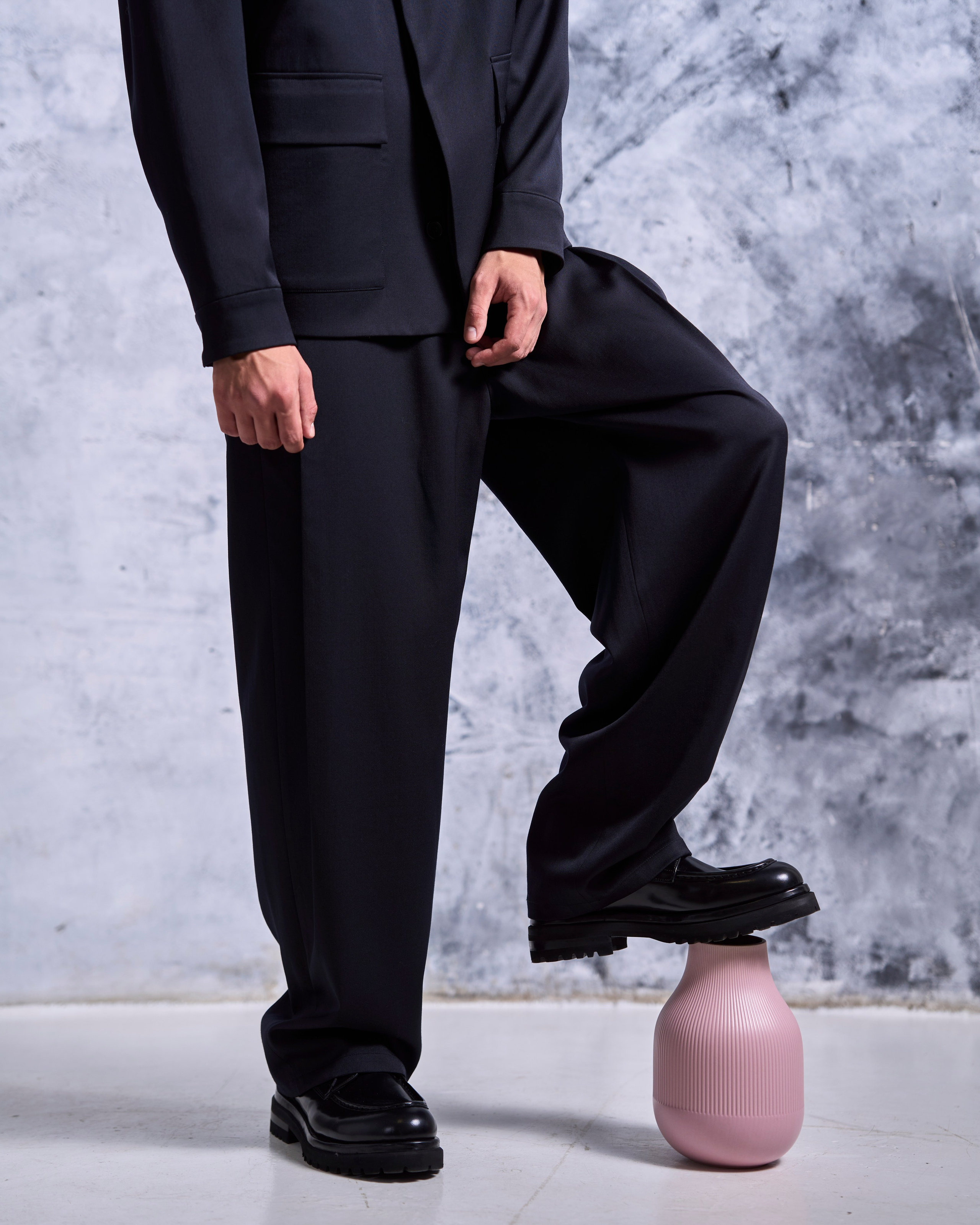 Каталожная съемка одежды в студии