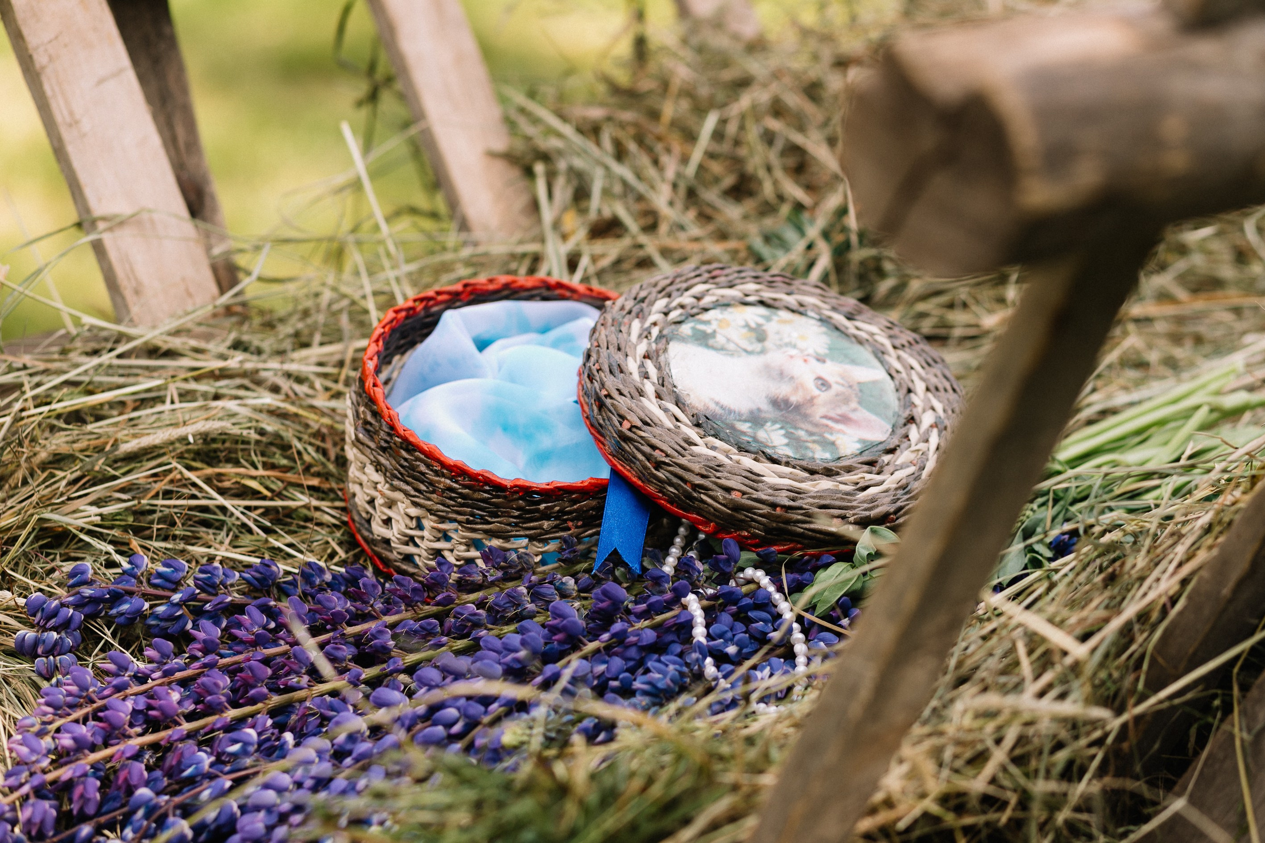 Детская фотосессия в русском стиле на природе