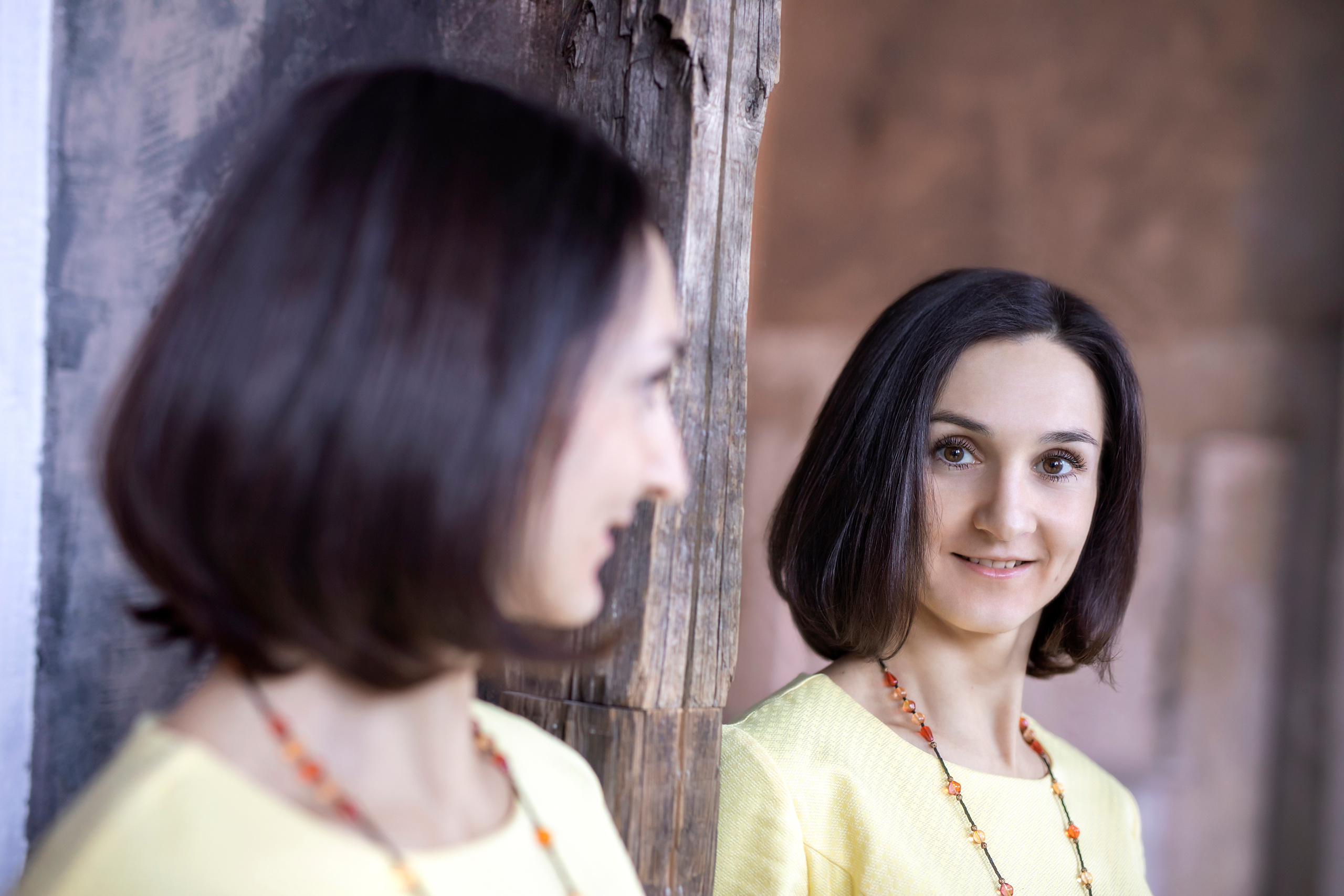 Женя в желтом