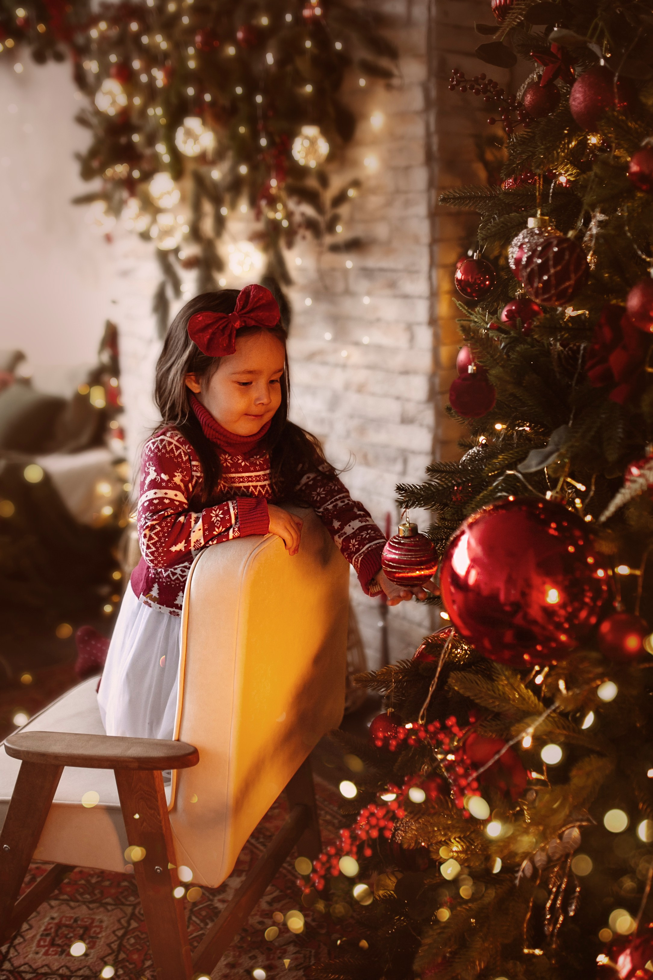 Соня в новогодней студии Лока 2025. Семейный и детский фотограф в Ижевске Анастасия Камариттинова