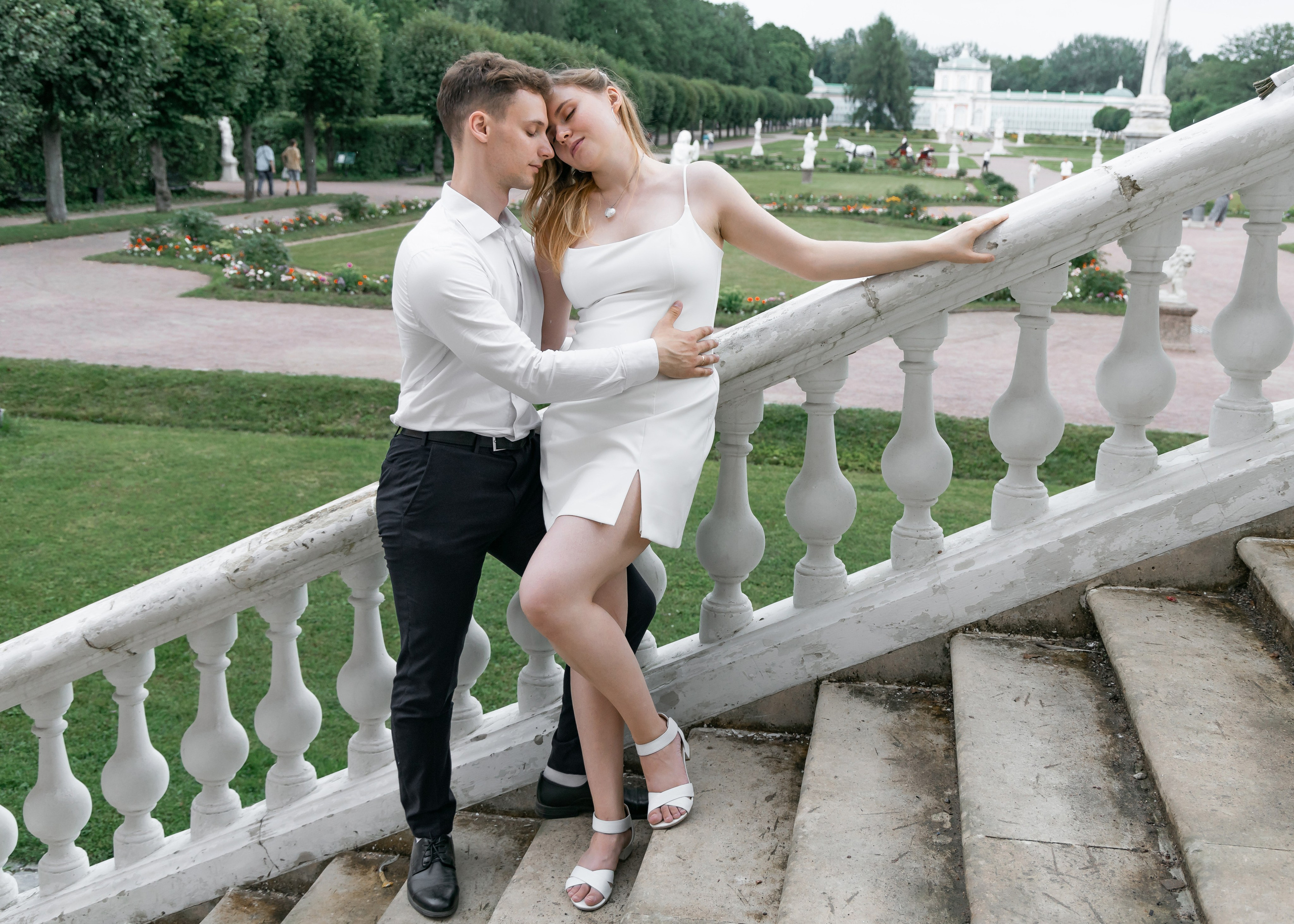 Свадебная прогулка в Усадьбе Кусково. Свадебный фотограф Кирилл Шустров