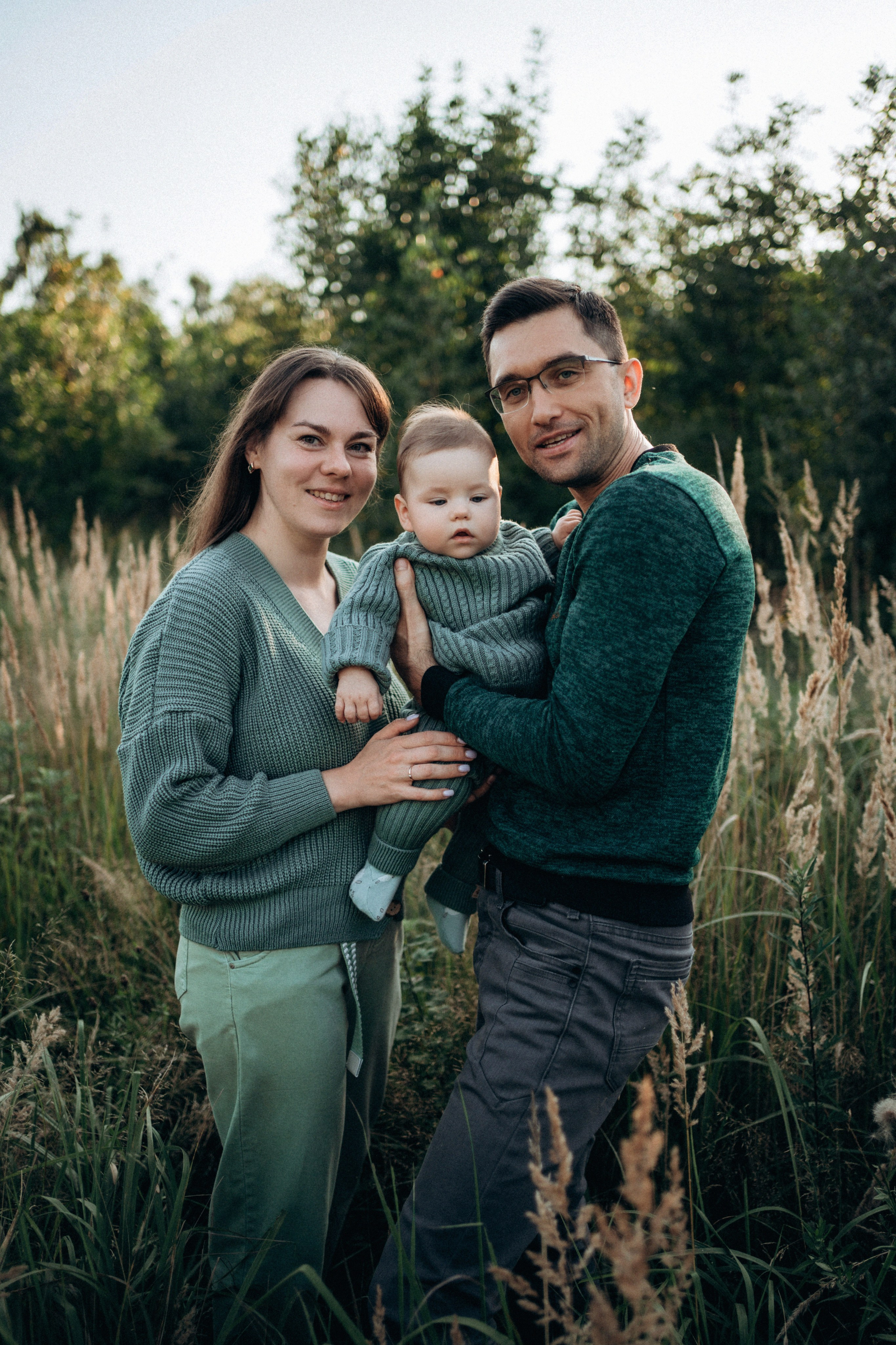 Прогулка в поле. Фотограф новорожденных и малышей до года в Москве Анастасия Соколова