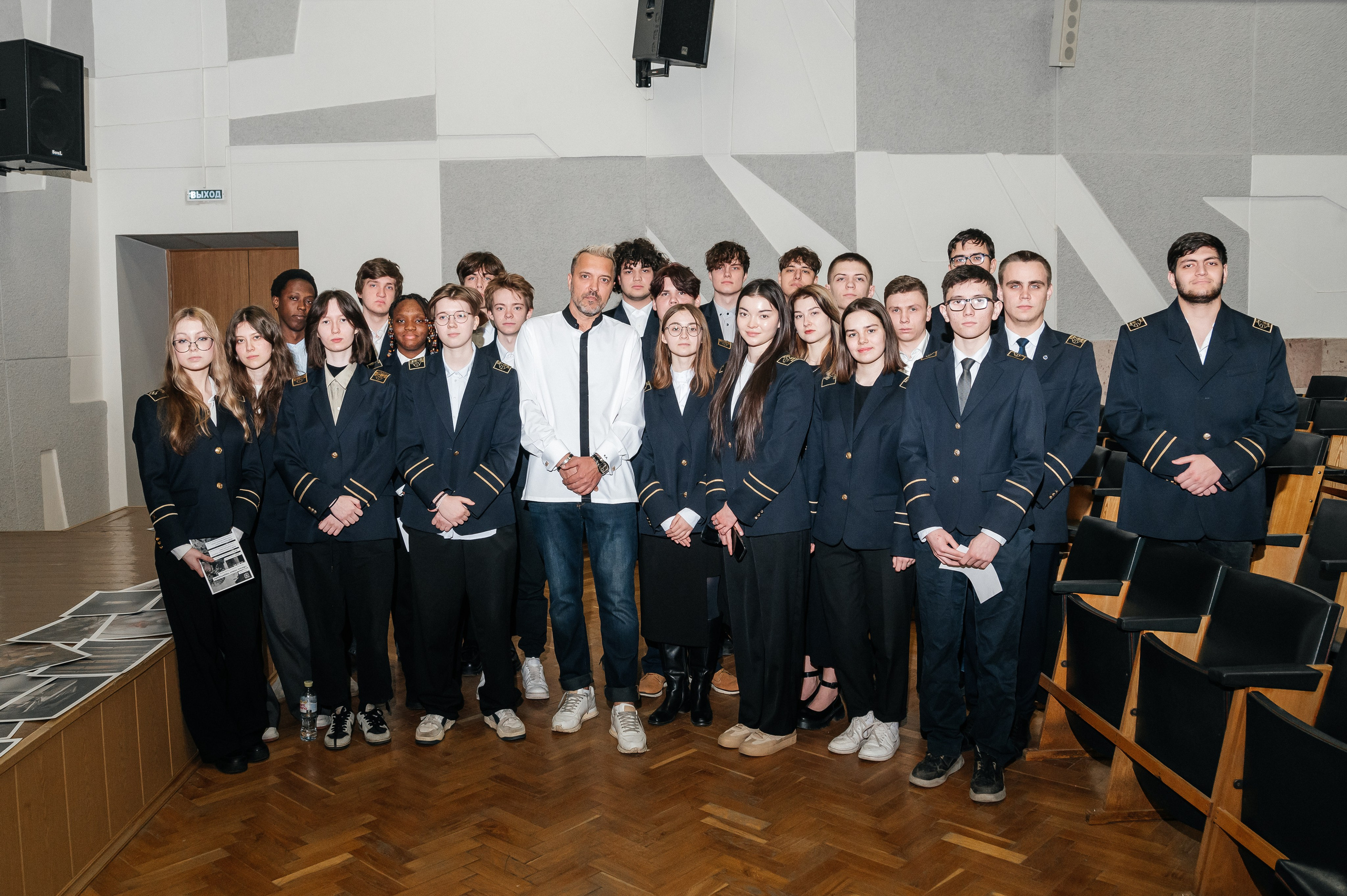 Обо мне. Выставки, публикации, галереи, конкурсы. Фотограф Роман Адлер