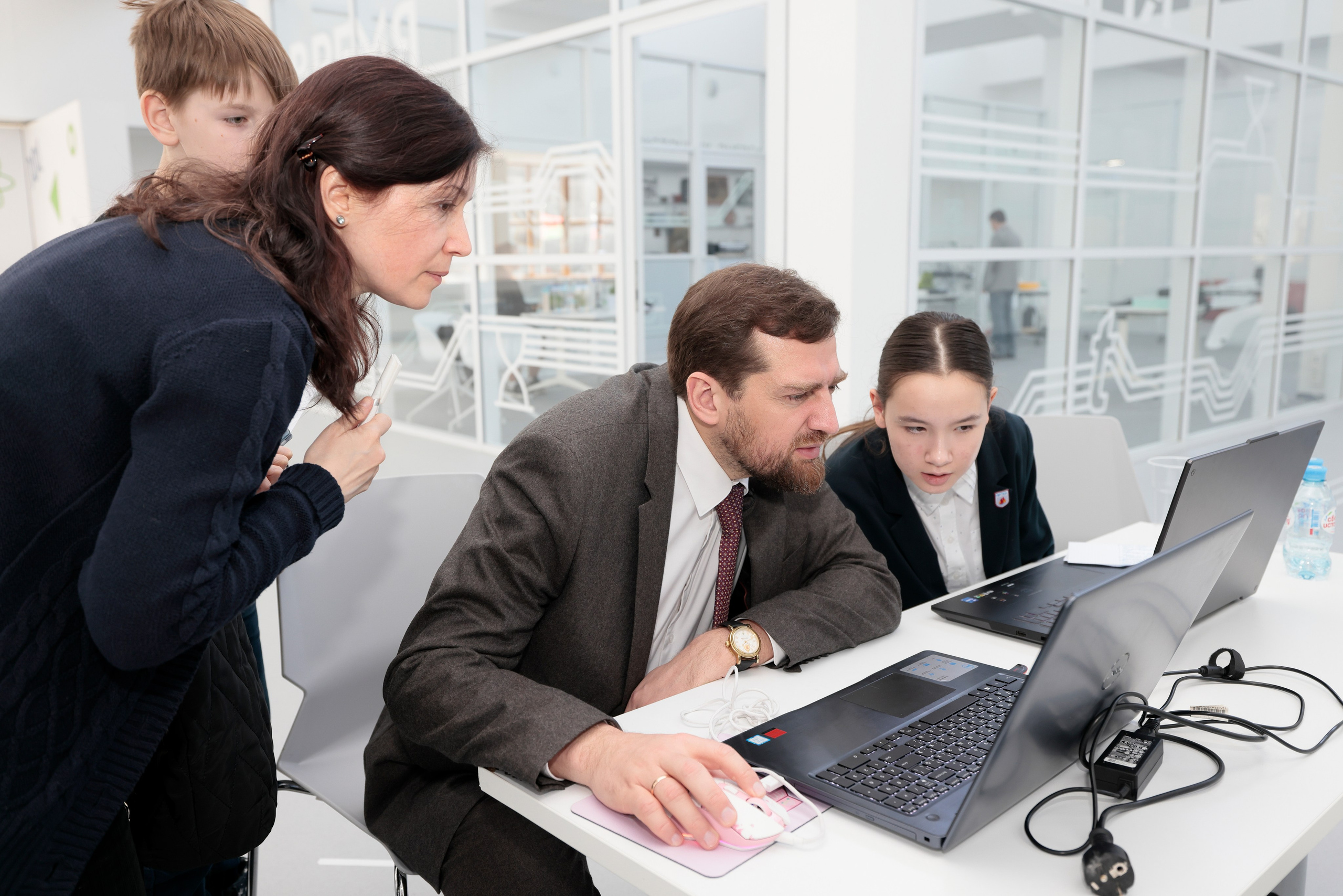 Форсайт-сессия 2023. Попов.фото — Предметная фотостудия в Новой Москве