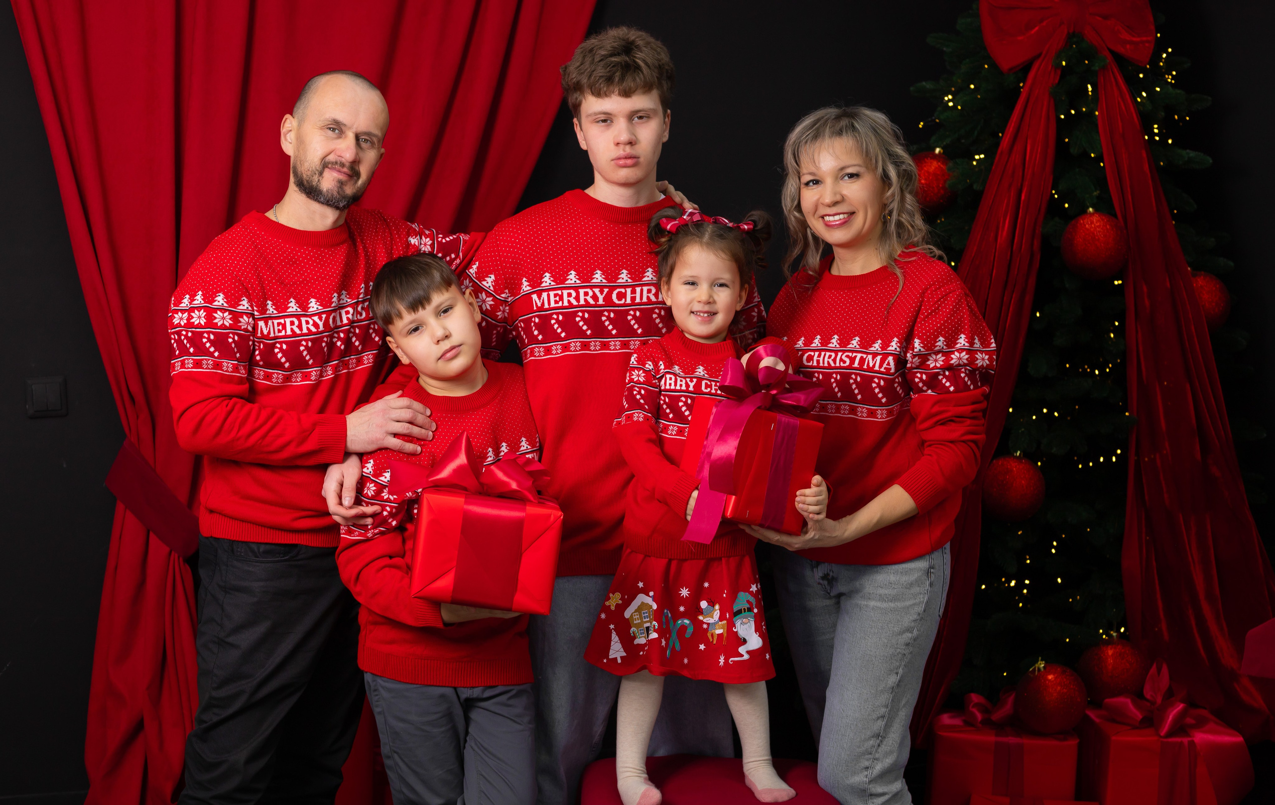 Новогодняя фотосессия Верхняя Пышма. Фотостудия «Олеся». Фотостудия в г. Верхняя Пышма