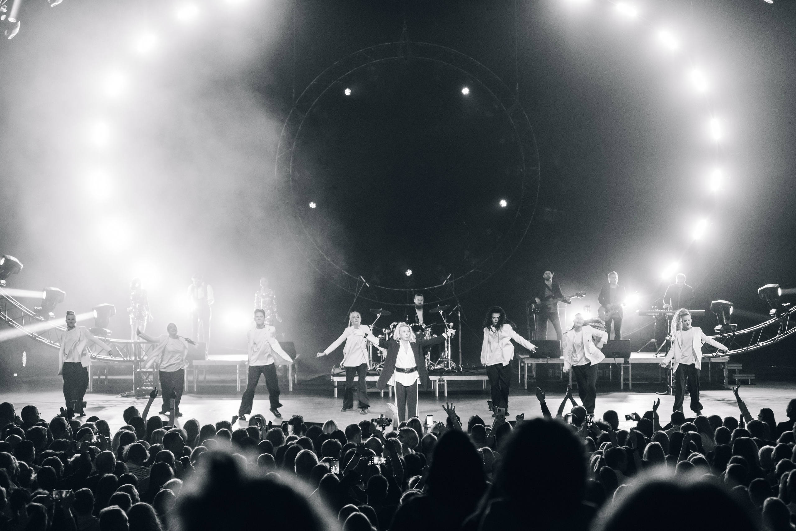 Дискотека 80-90-2000х — «Имена на все времена», Крокус Сити Холл. Бренд-фотограф для экспертов и блогеров в Москве Влада Горбовская