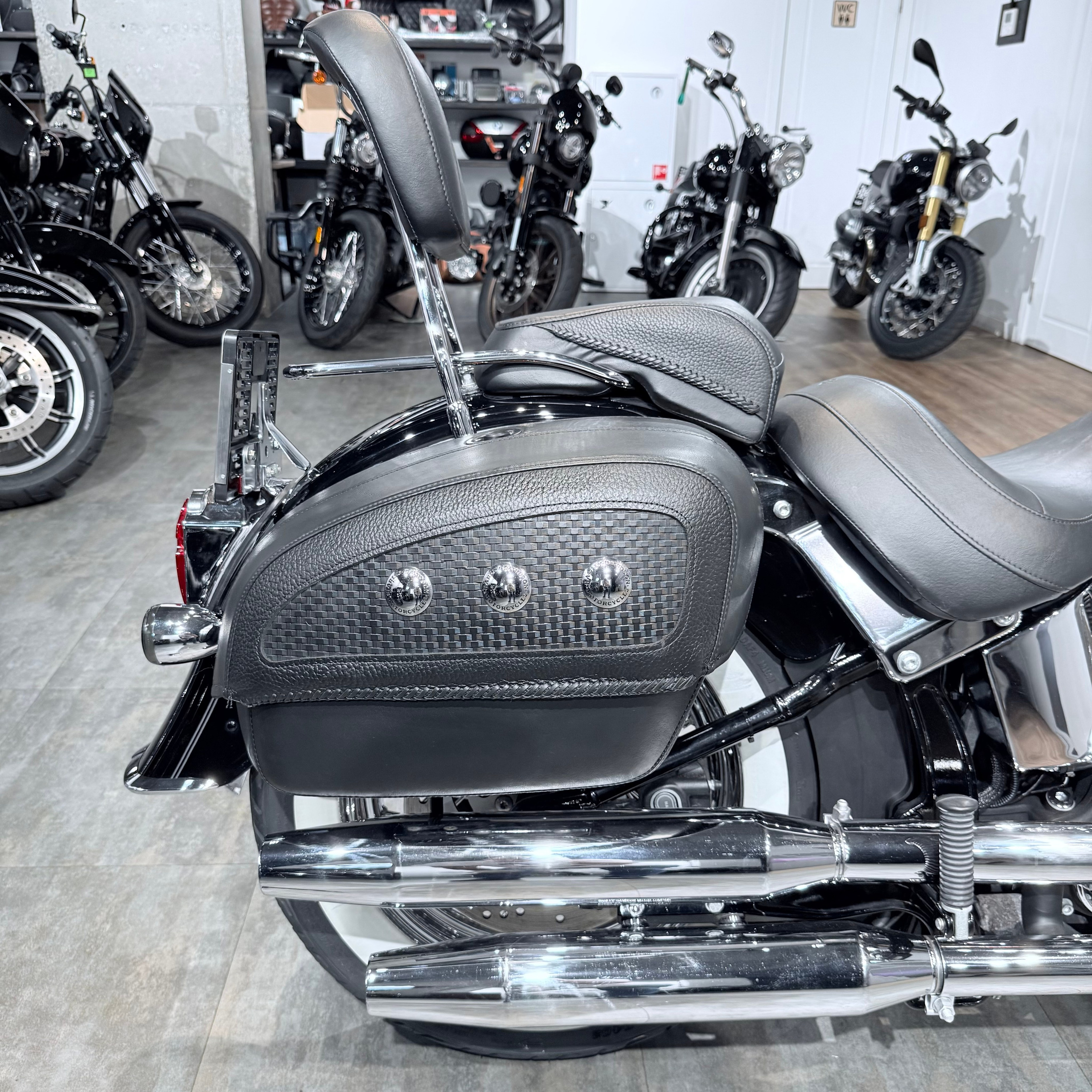 2011 Softail Deluхе АВS Vivd Black. Hello Davidson, Москва. Только хорошие мотоциклы…