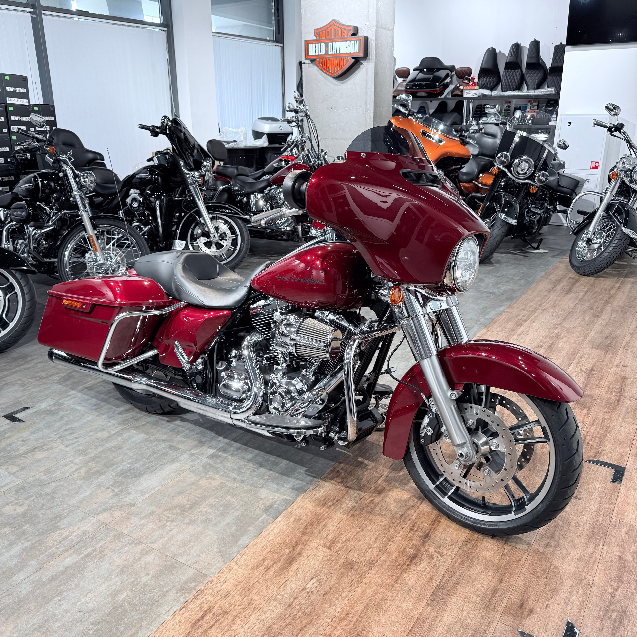 2013 Strееt Glide 103 ABS Сhеrry Реаrl. Hello Davidson, Москва. Только хорошие мотоциклы…