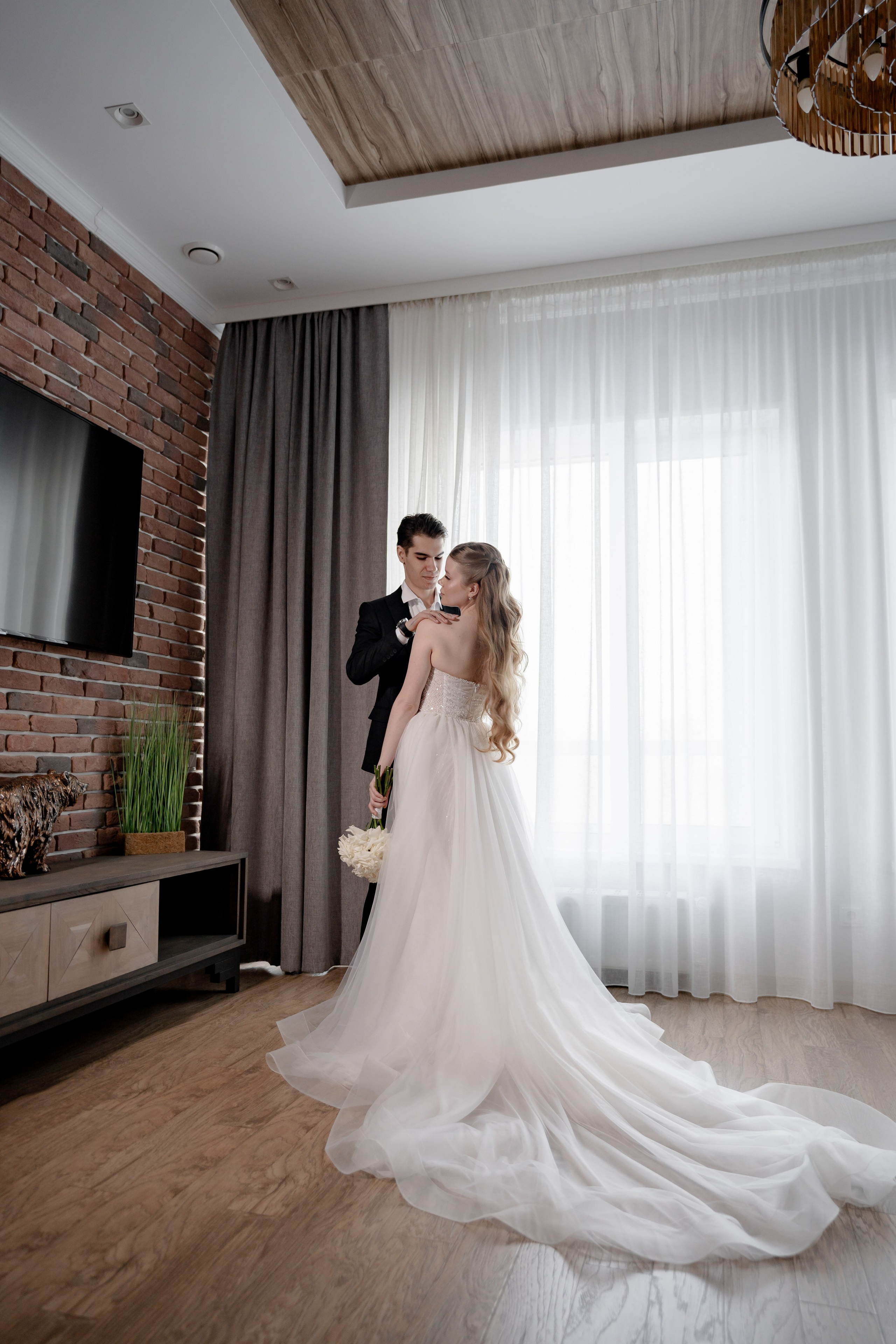 СВАДЕБНАЯ СЬЕМКА СБОРОВ В ОТЕЛЕ И ВЫЕЗД НА ЦЕРЕМОНИЮ (СНЯТО В СИБИРЕ В НИЖНЕВАРТОВСКЕ). Профессиональный фотограф, Санкт-Петербург — Виктория Богомолова