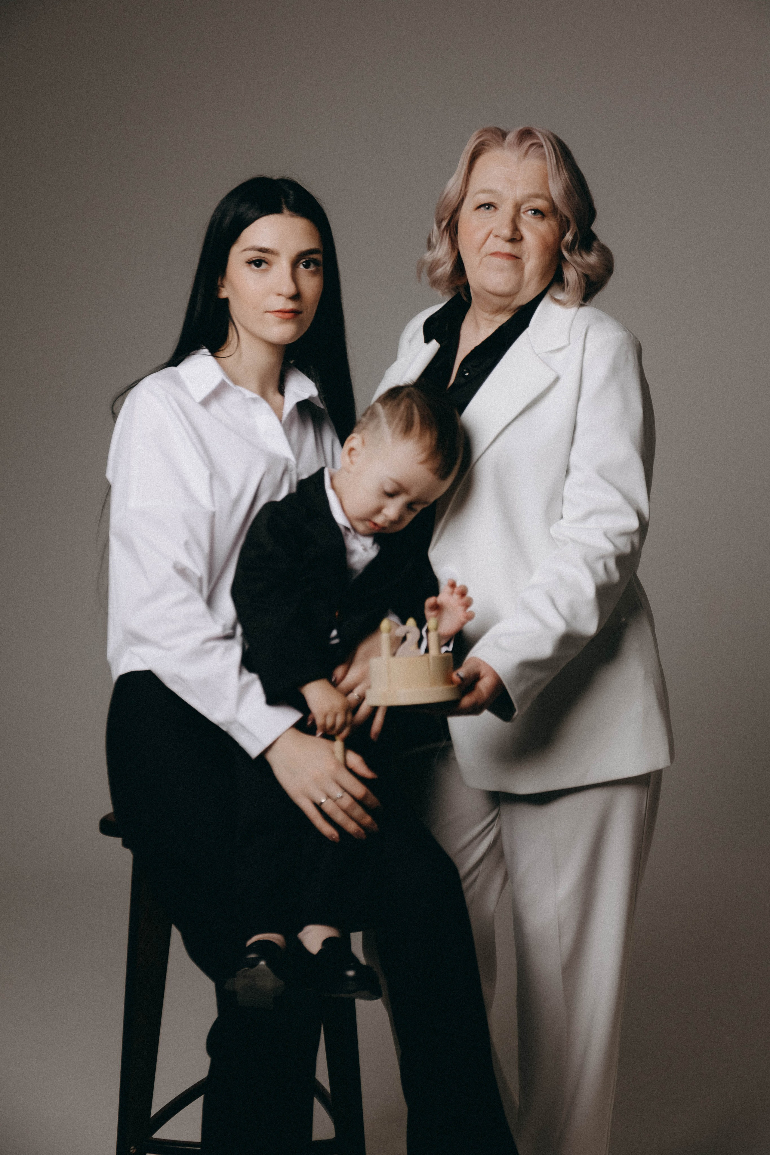 Эмиру 2 годика (на циклораме). Семейный фотограф Софи Симакова в Волгограде и Волжском