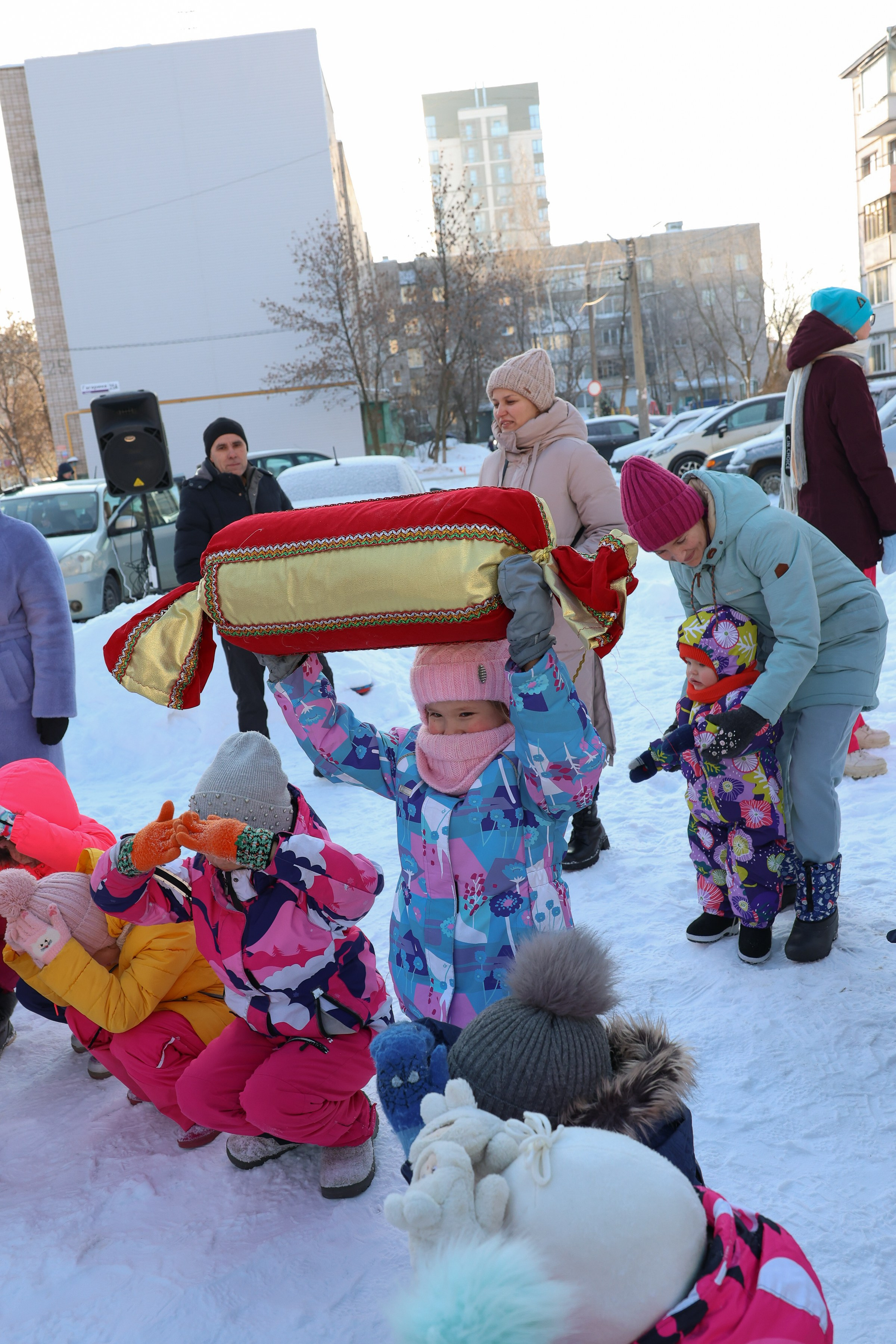 Новогодний праздник на улице