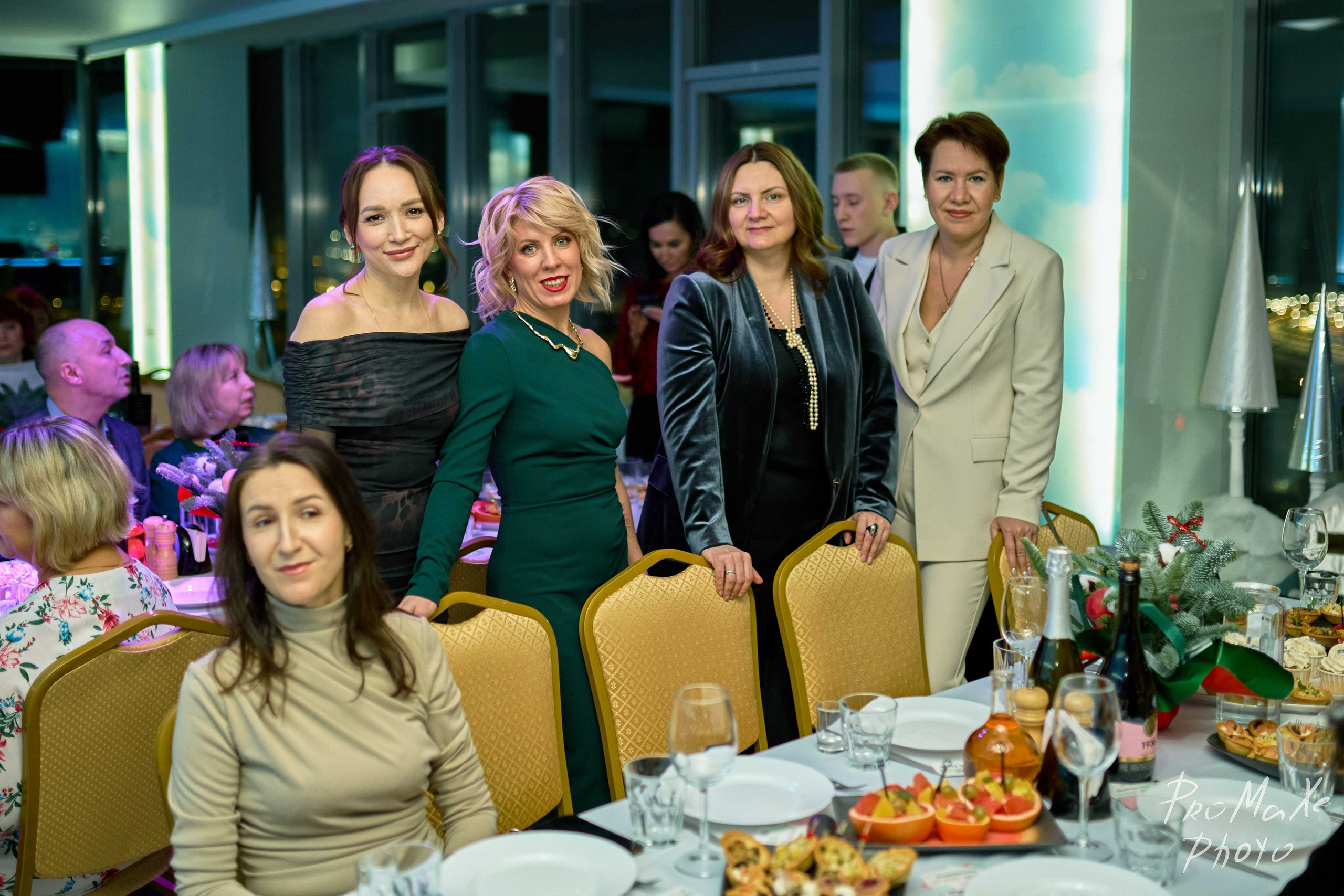 Зал КРАСА МАСС-МЕДИА ЧУВАШИИ. Владимир Суздалов (ProMaXe) — Портретный фотограф, тематические фотосессии в Чебоксарах