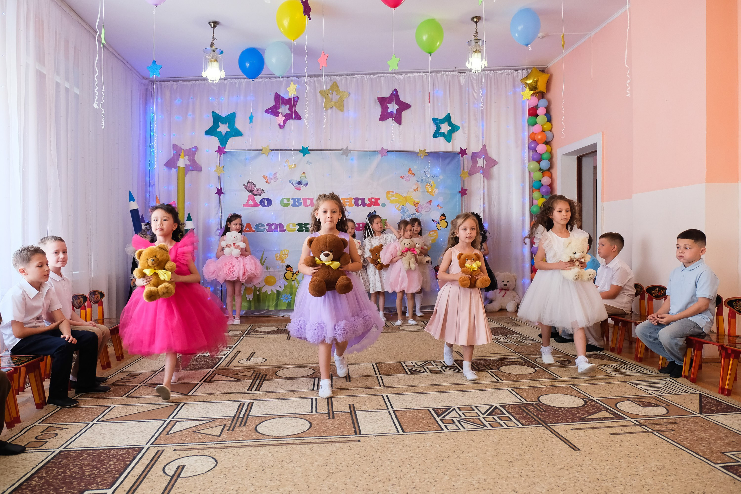 До свидания, детский сад!. Фотограф Анатолий Деникин