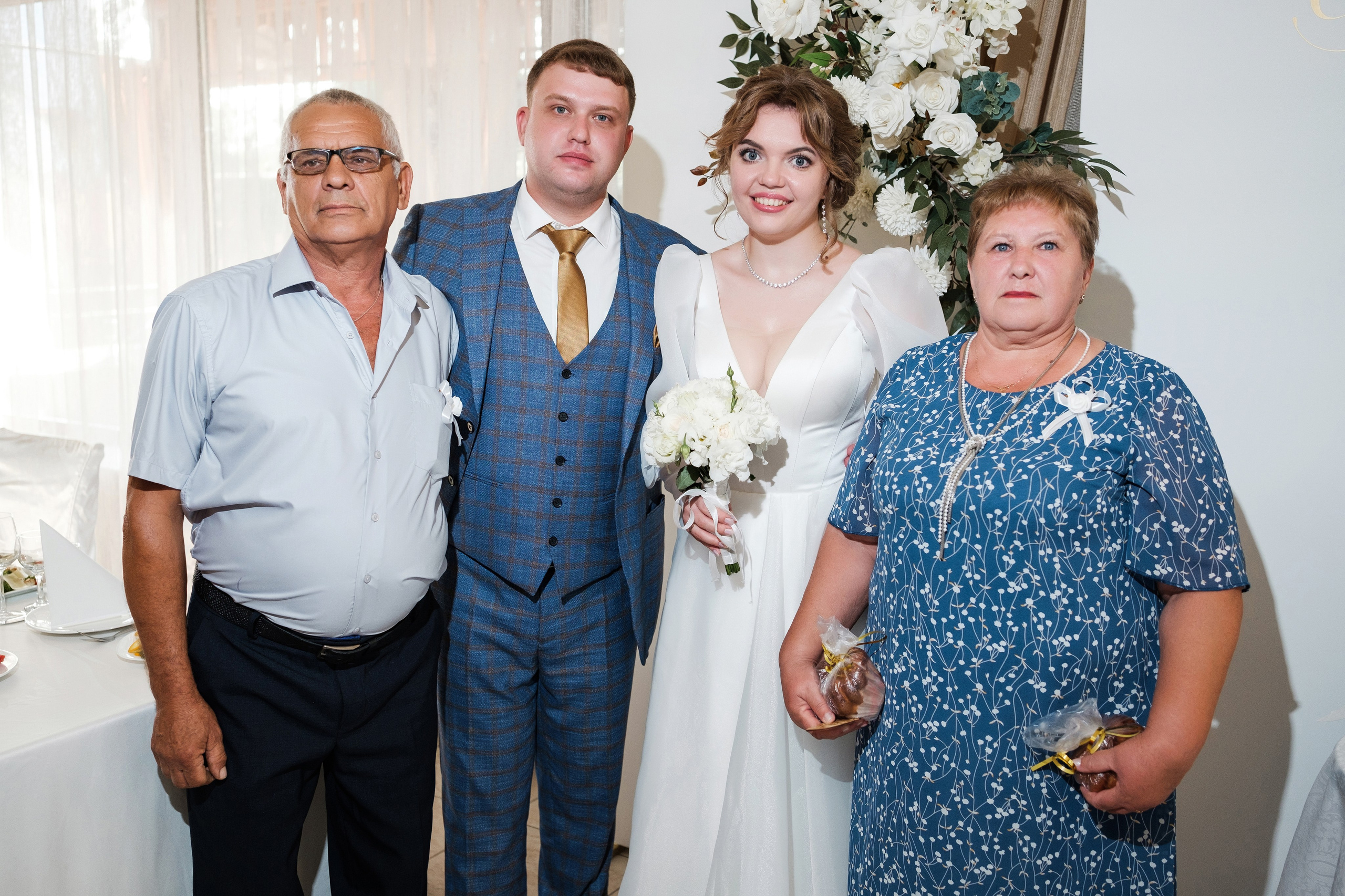 Виктор и Анна. Свадебный фотограф | репортаж | праздники | крещение