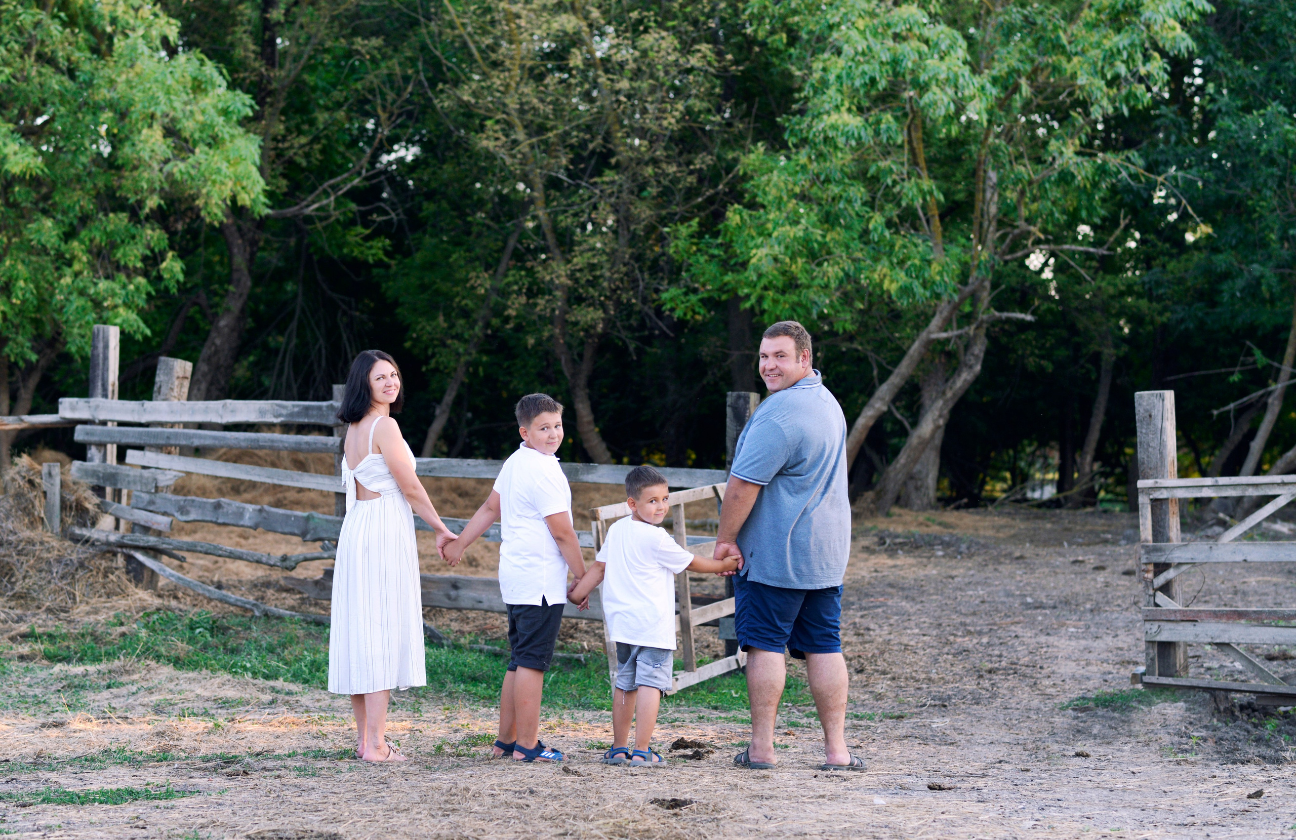 Семейные фотосессии в Приморско-Ахтарске. Фотограф в Приморско-Ахтарске — Свадьбы, Школы, Фотоальбомы