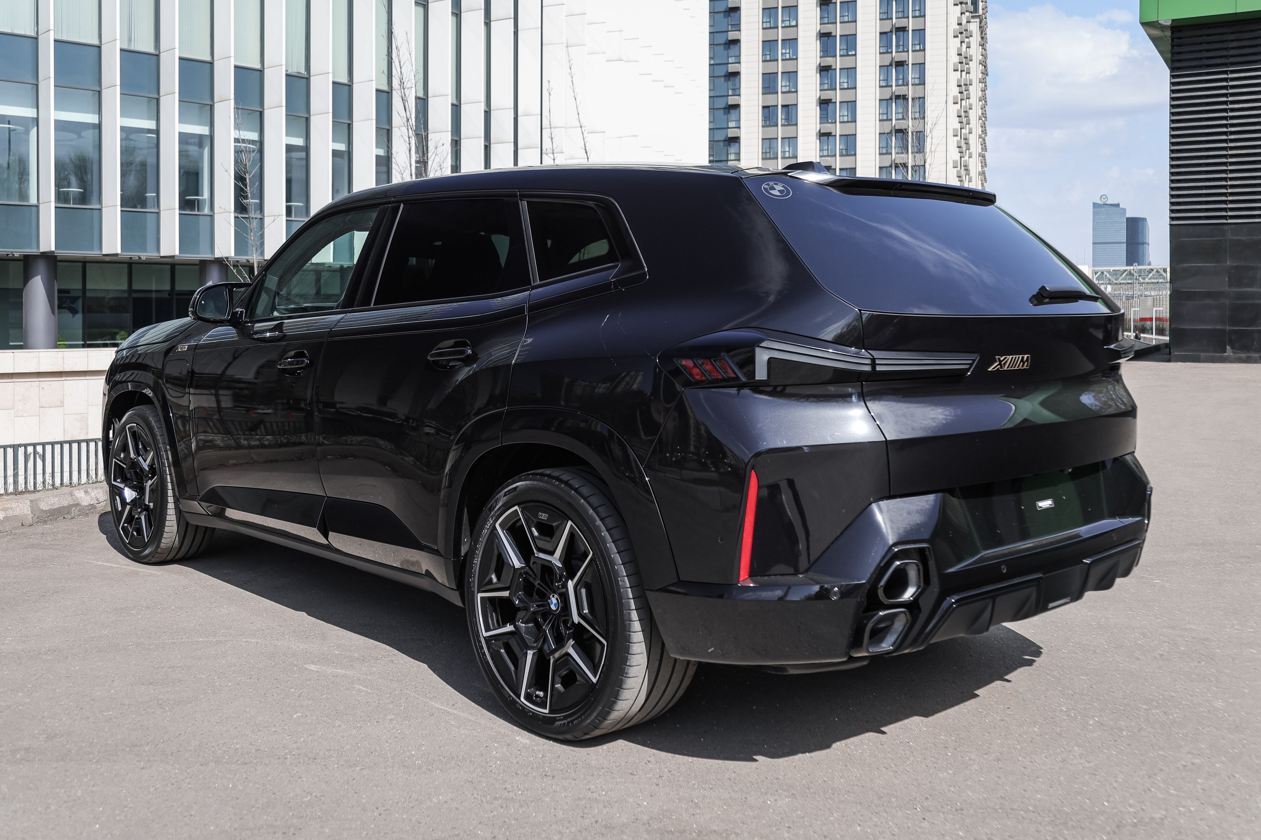 2024 BMW XM. Mixturecaptures