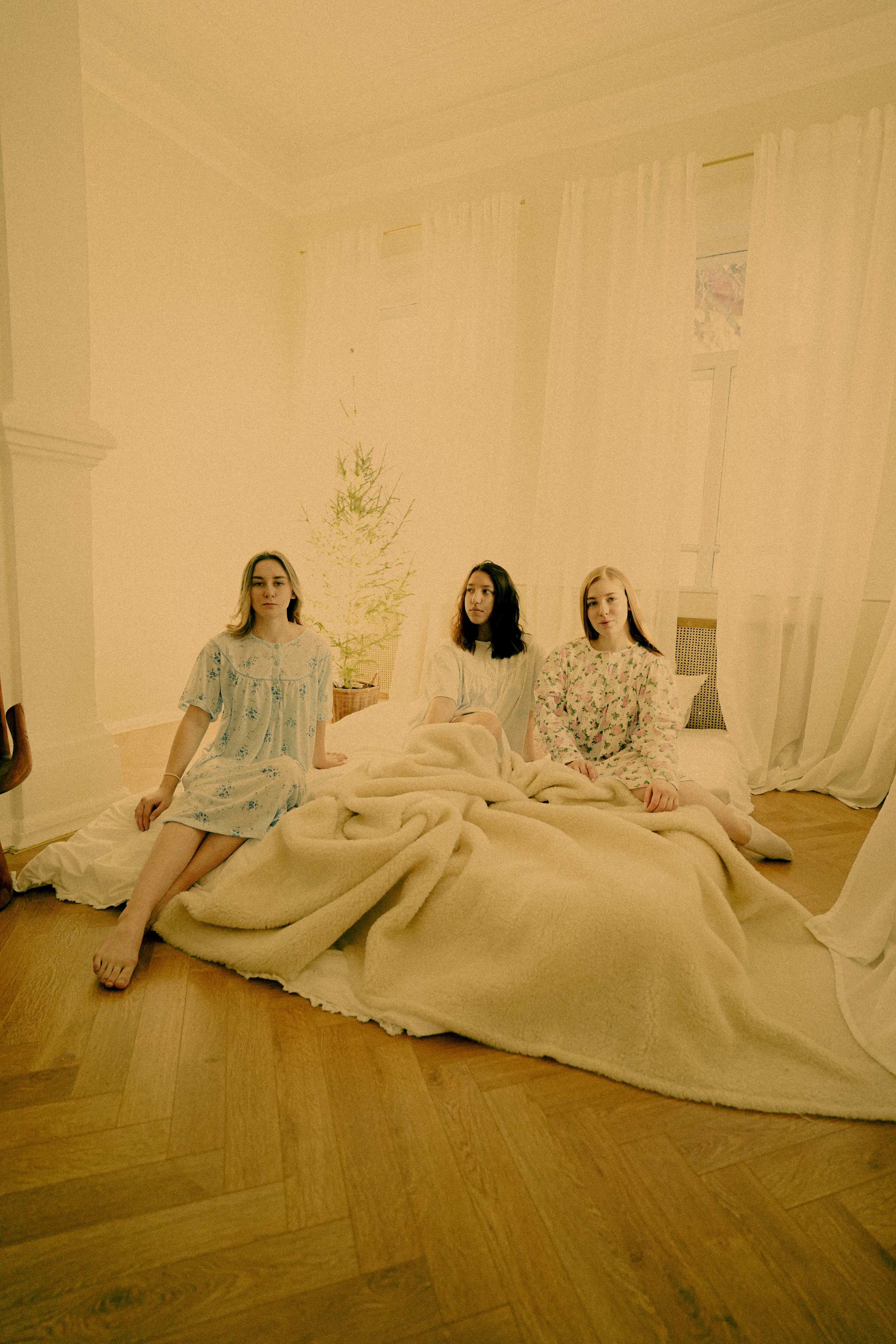 В ночнушках — Рождество. Фотограф — подружка!