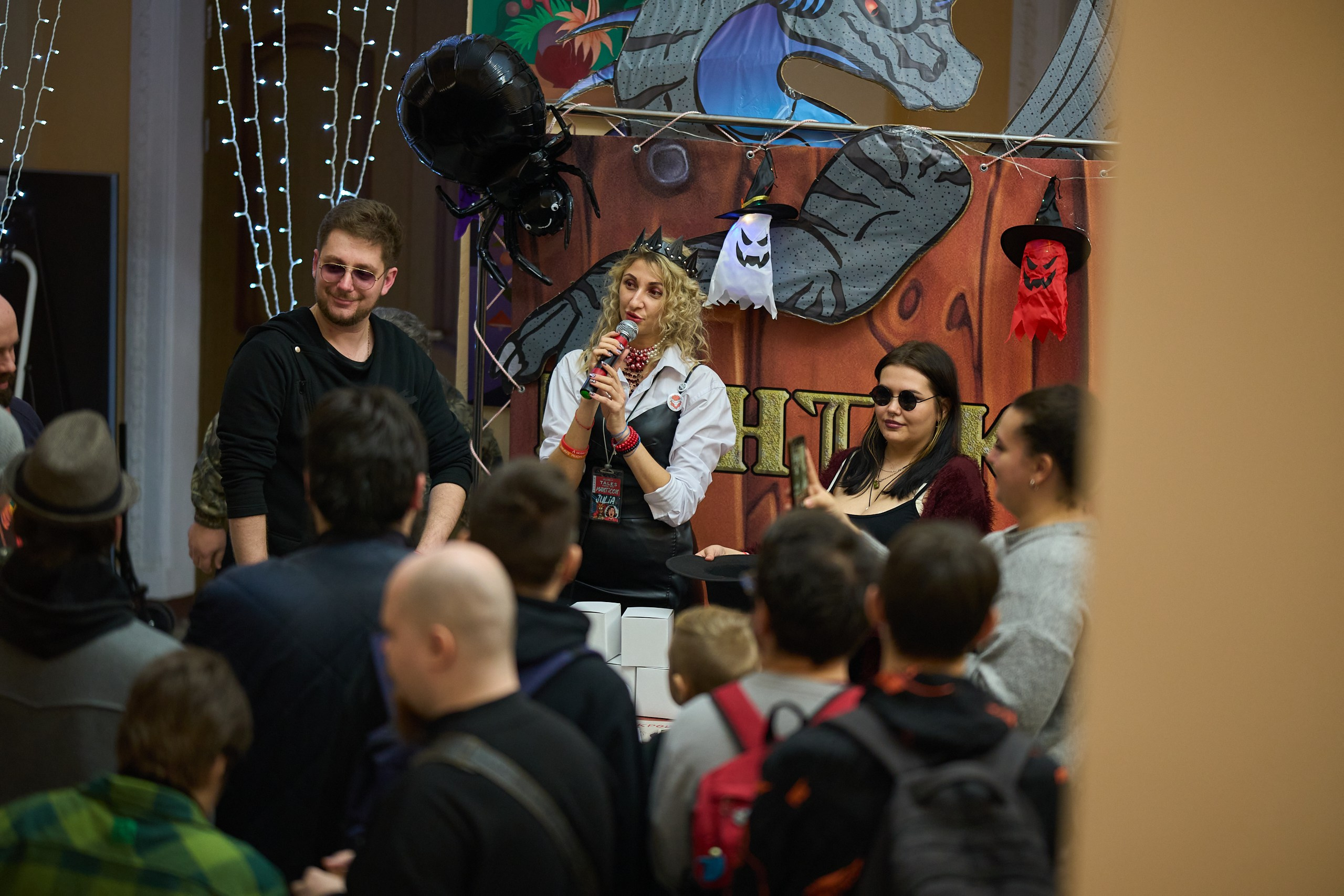 Мантикон V (2025). Фотографирует красивое Денис Горностаев