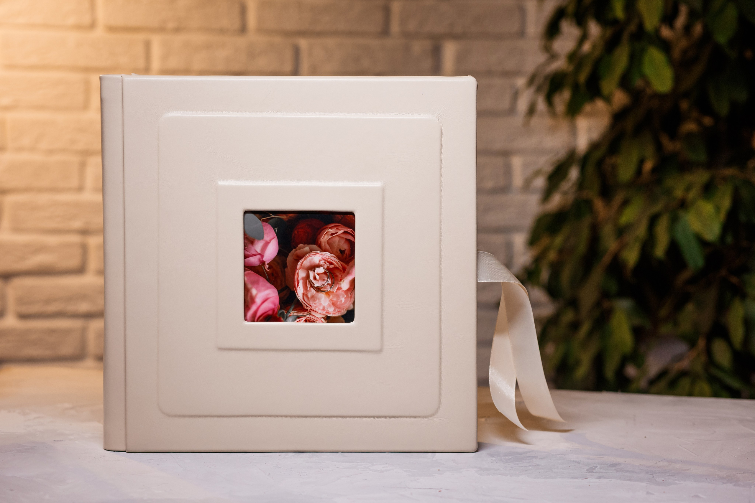 фотоКнига серии Морена из мягкой бежевой кожи