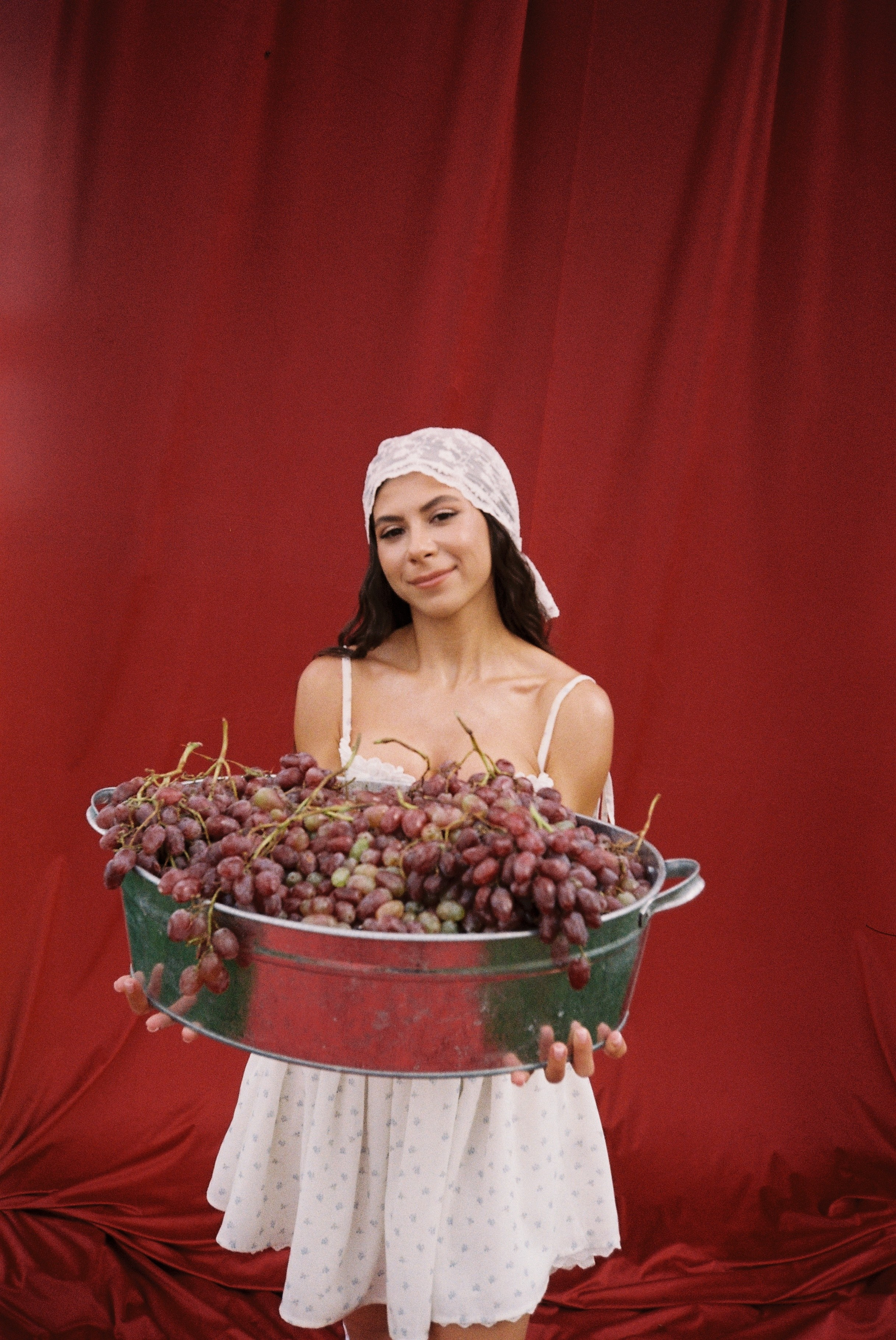 Rain falls down. Главная