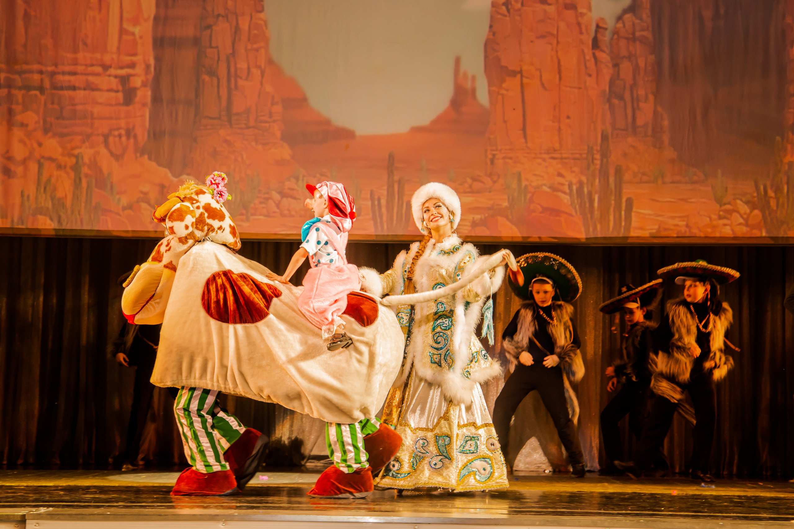 Репортаж — детская елка в БКЗ. Свадебный и семейный фотограф в Санкт-Петербурге Макеева Наталья