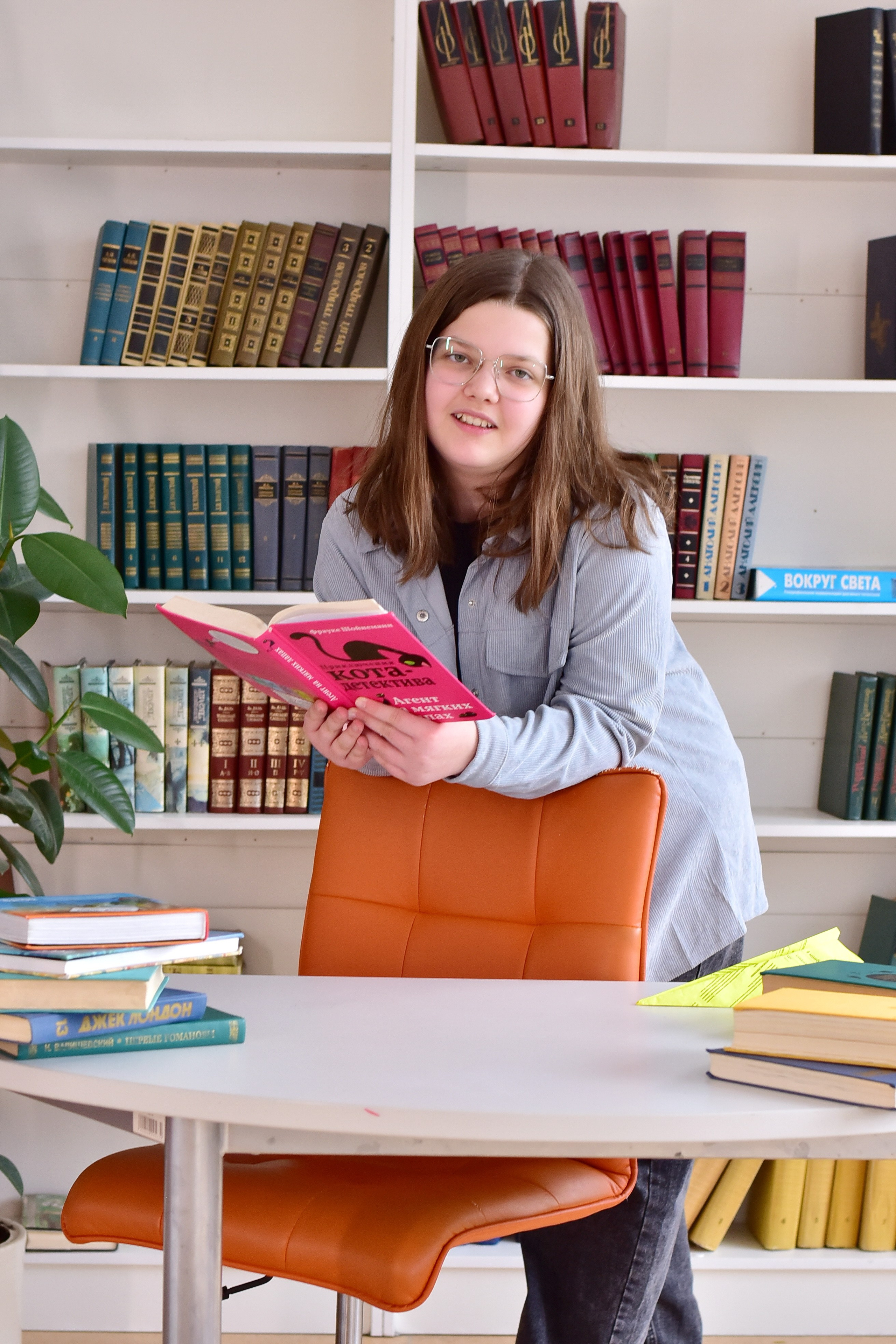 Фотоальбомы для средней и младшей школы. Стильные выпускные альбомы, детские фотосессии, сюжетные фотографии