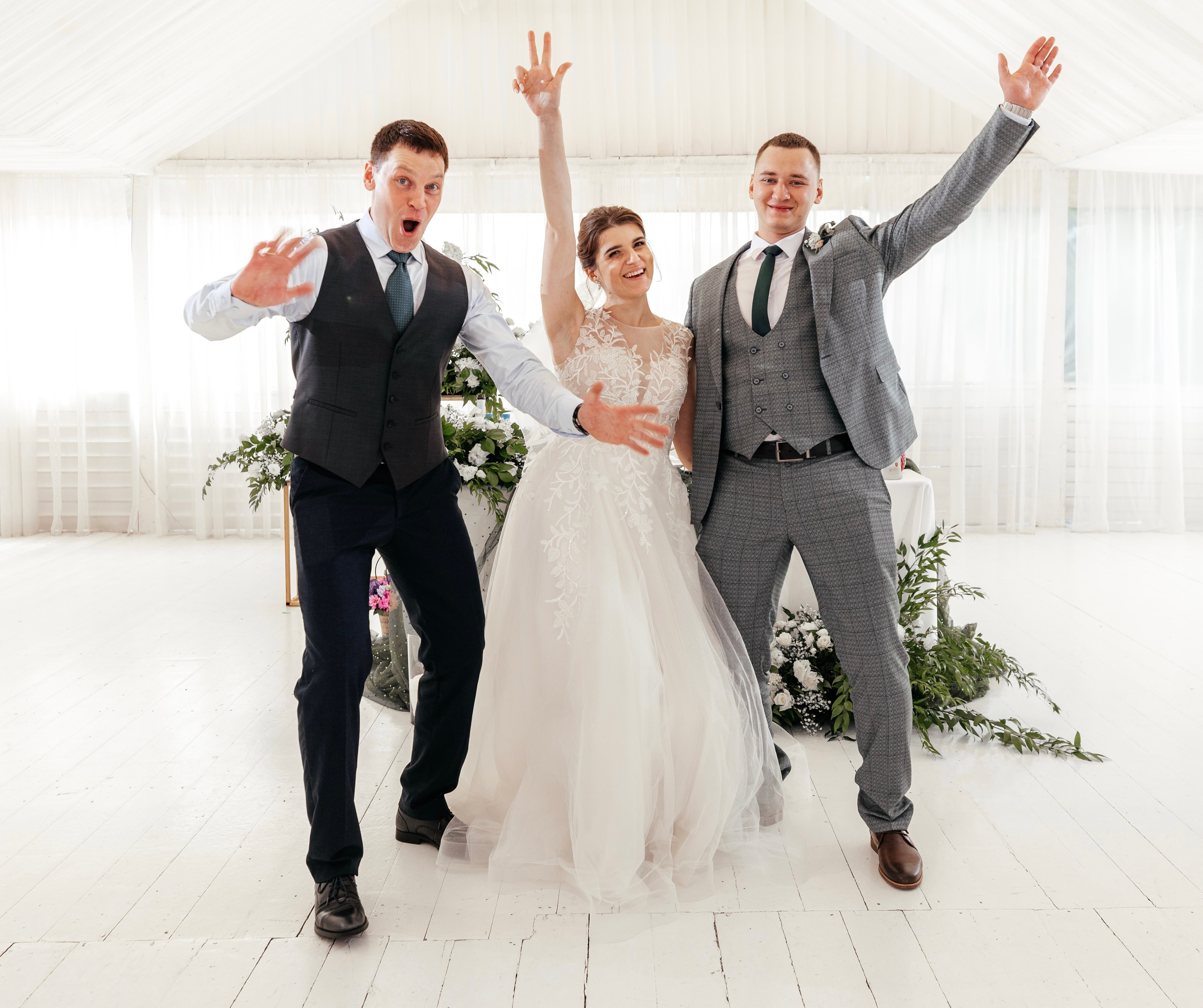 Ведущий и Вокалист Александр Узунов в Москве и Московской области