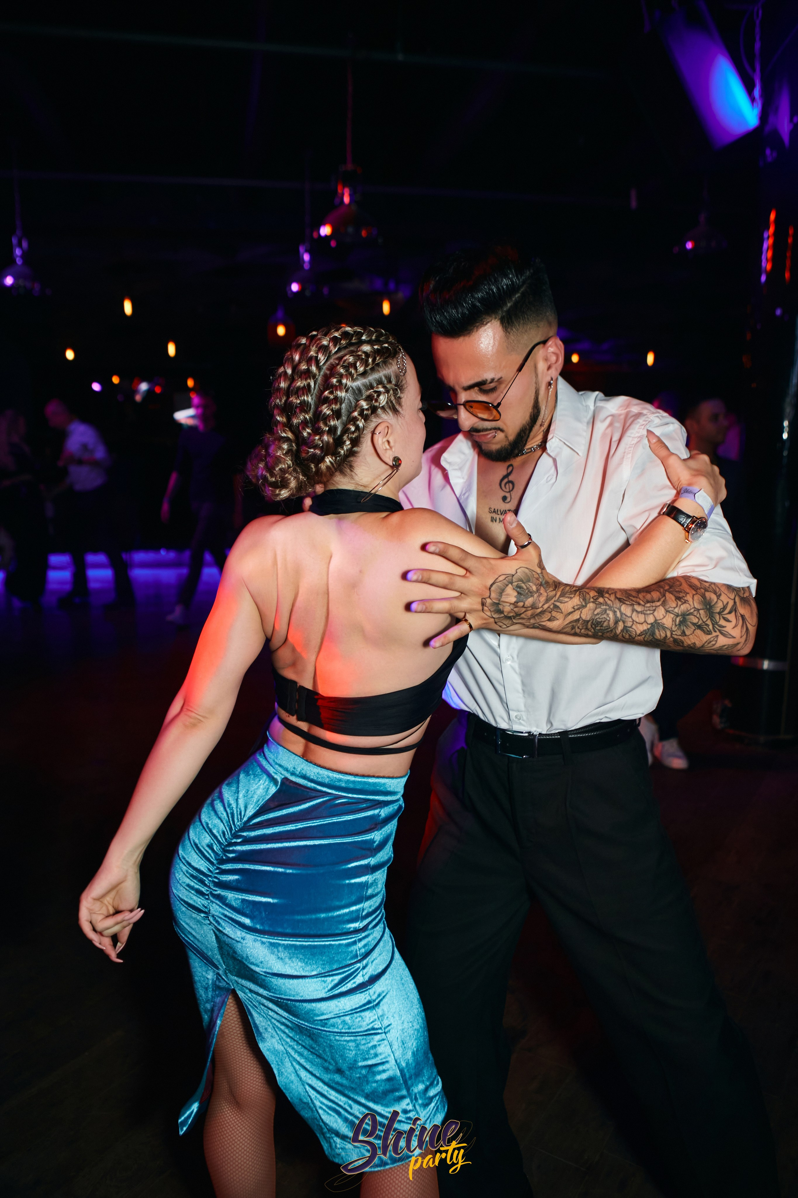 Shine party bachata. Свадебный фотограф