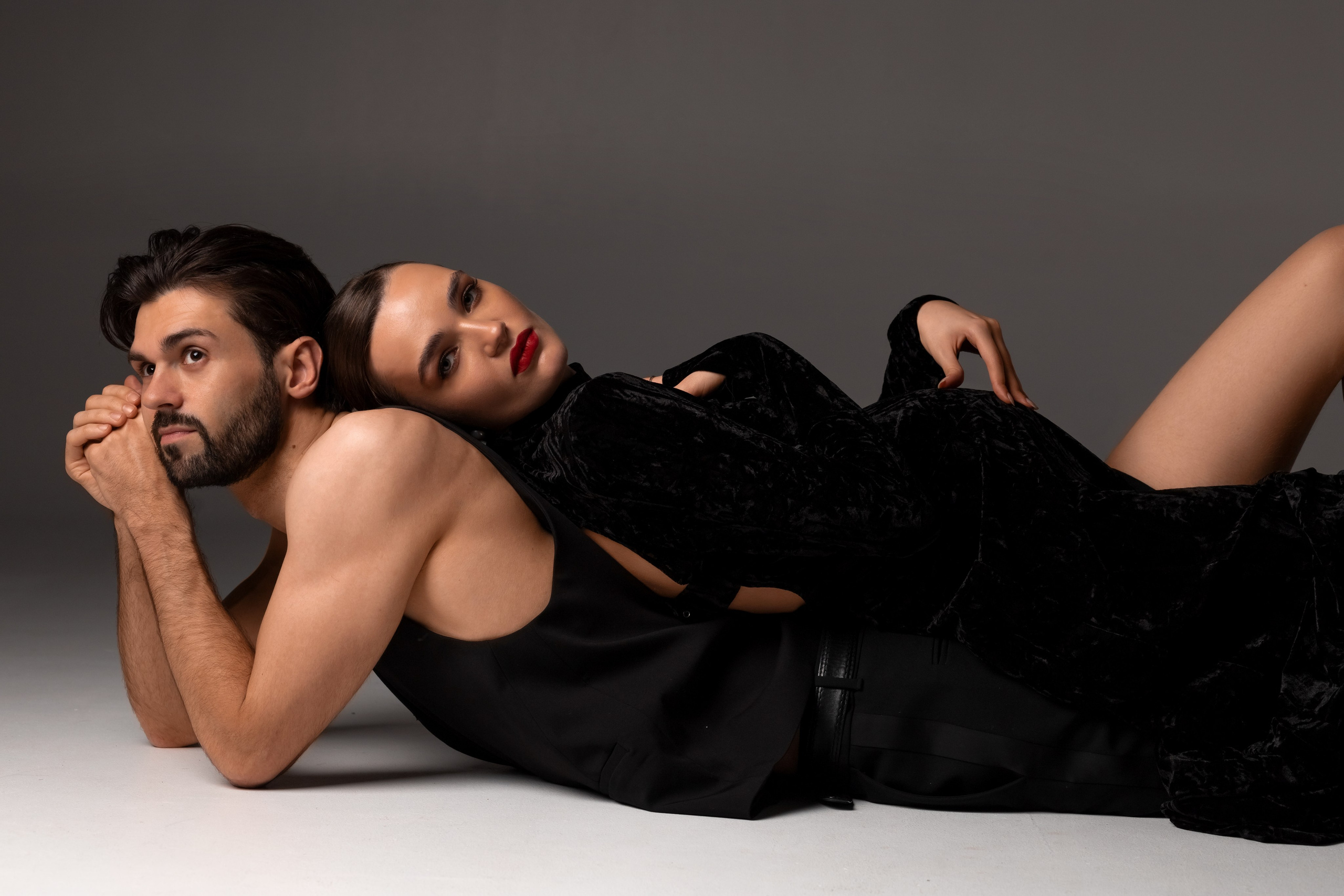 позы для съёмки беременности с мужем лёжа